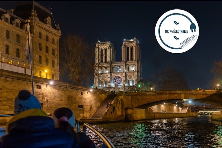 Abendkreuzfahrt auf der Seine mit Musik (Getränkeoptionen)