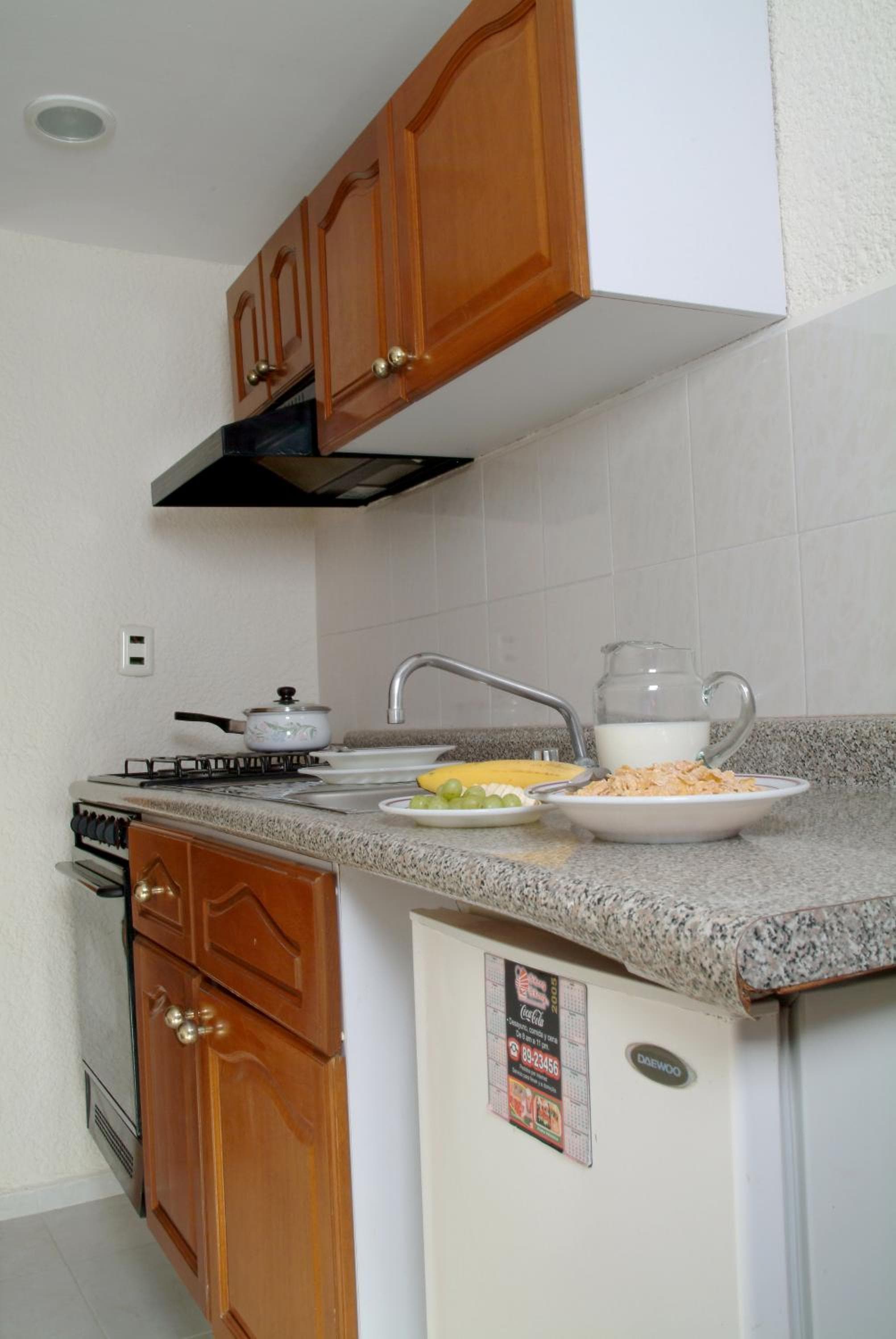 Hotel y Suites Nader — 9