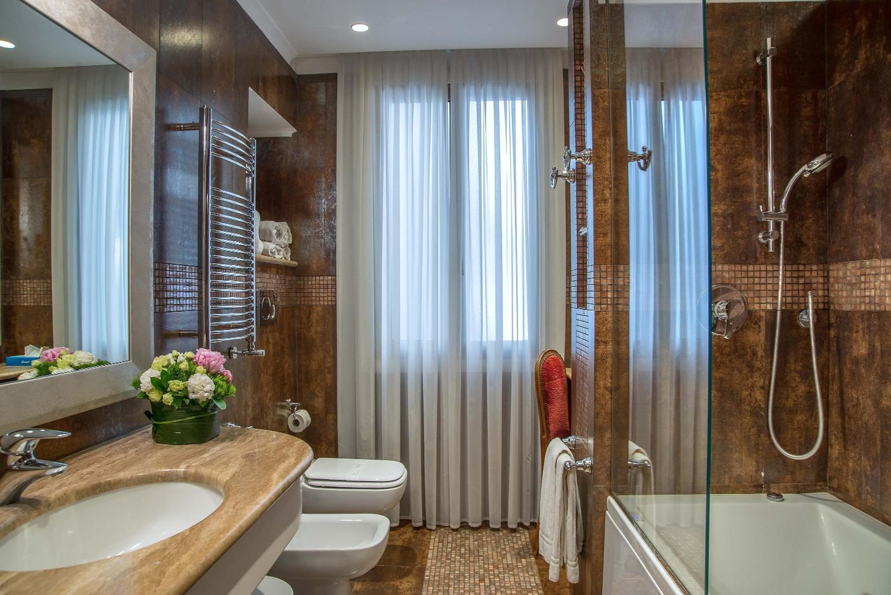 Hotel Forum — 20