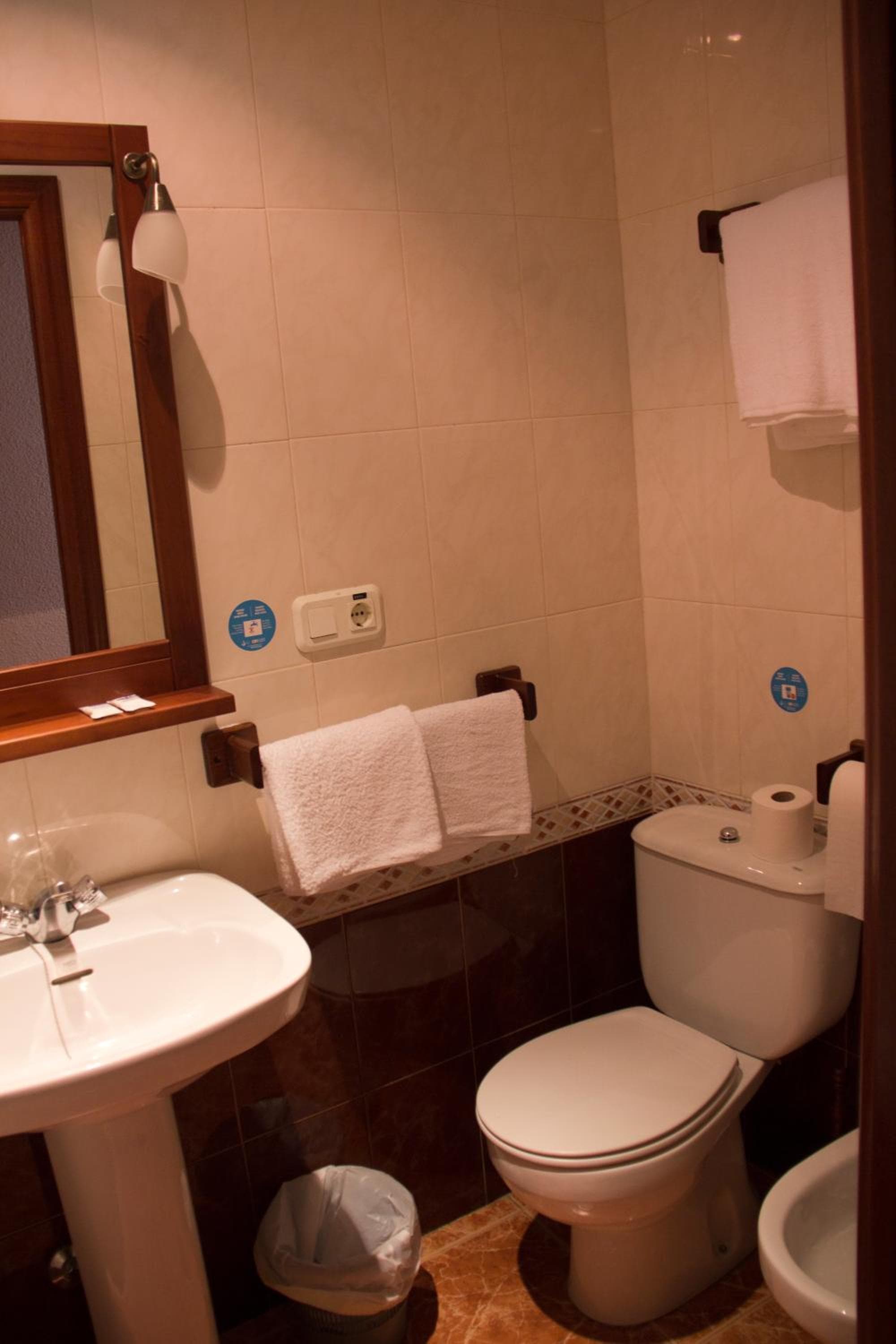 Hostal El Pilar — 10