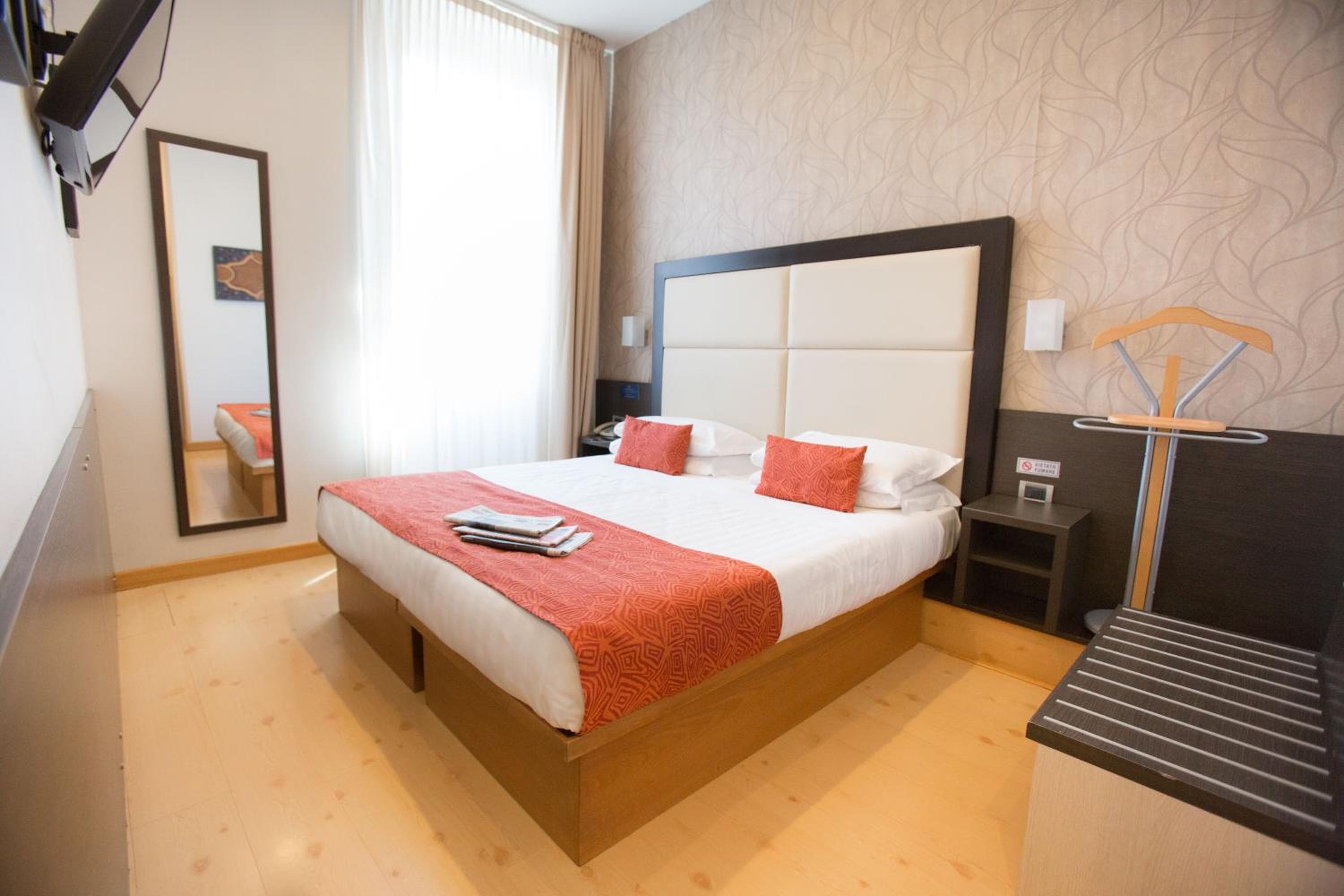 Hotel Piacenza — 3