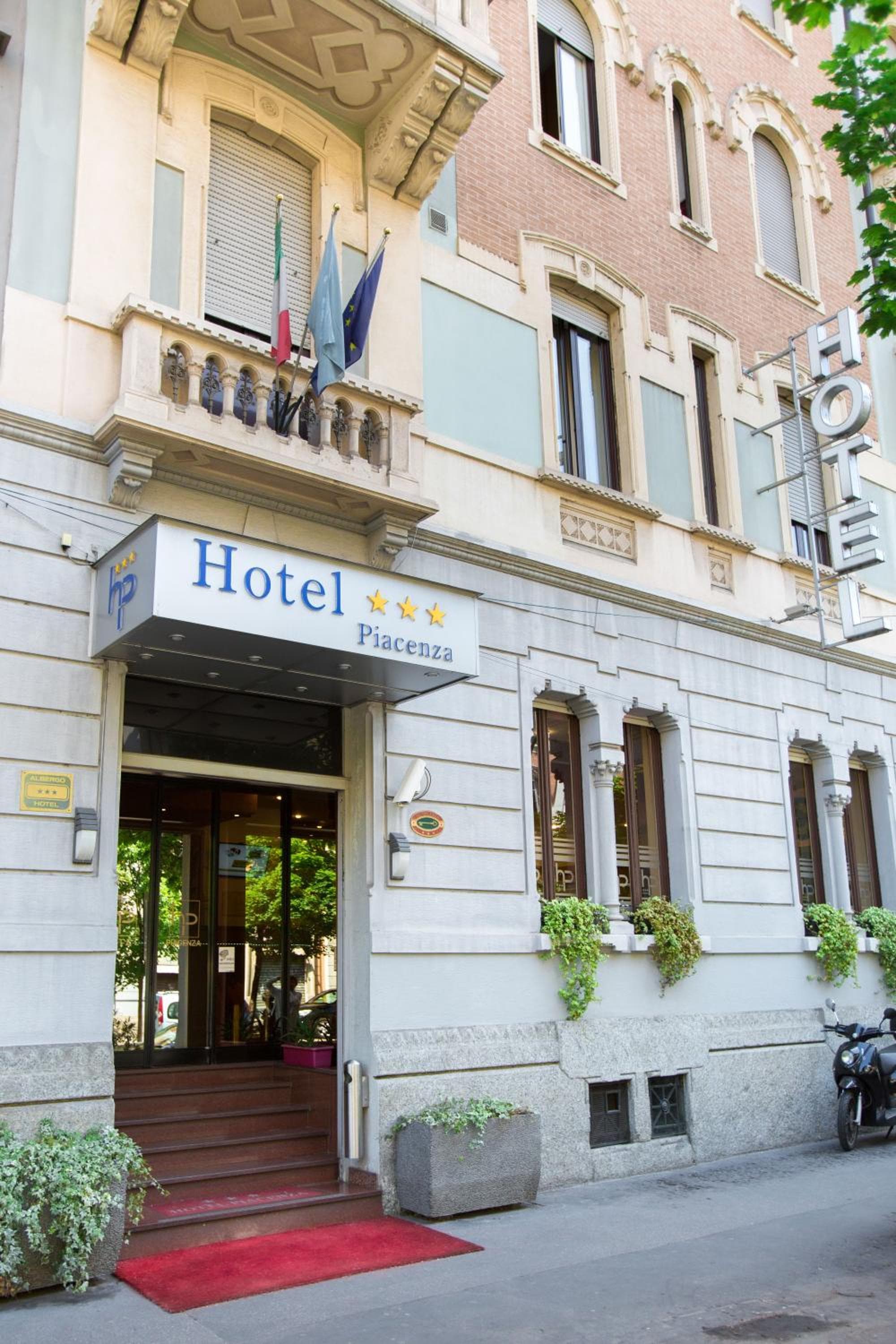 Hotel Piacenza — 1