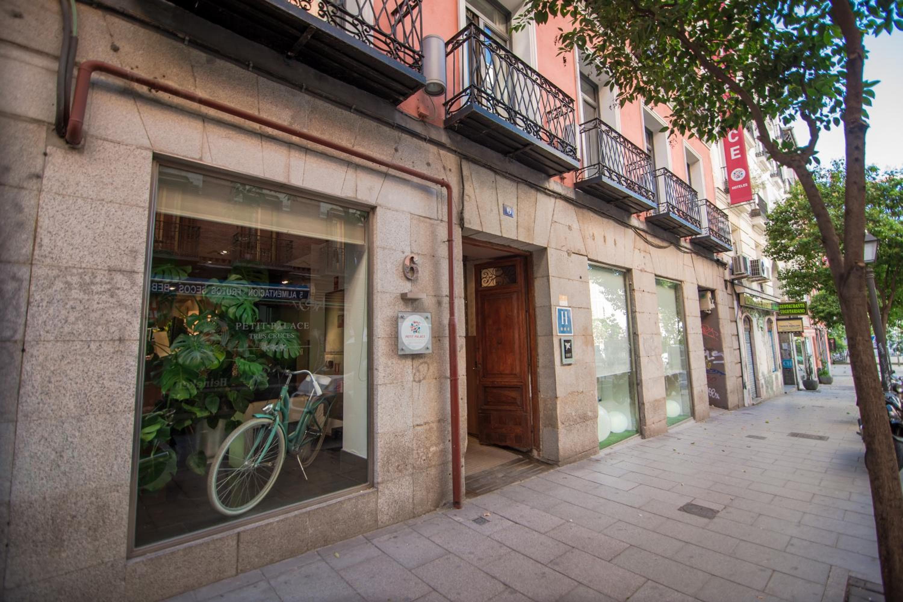 Petit Palace Tres Cruces — 26