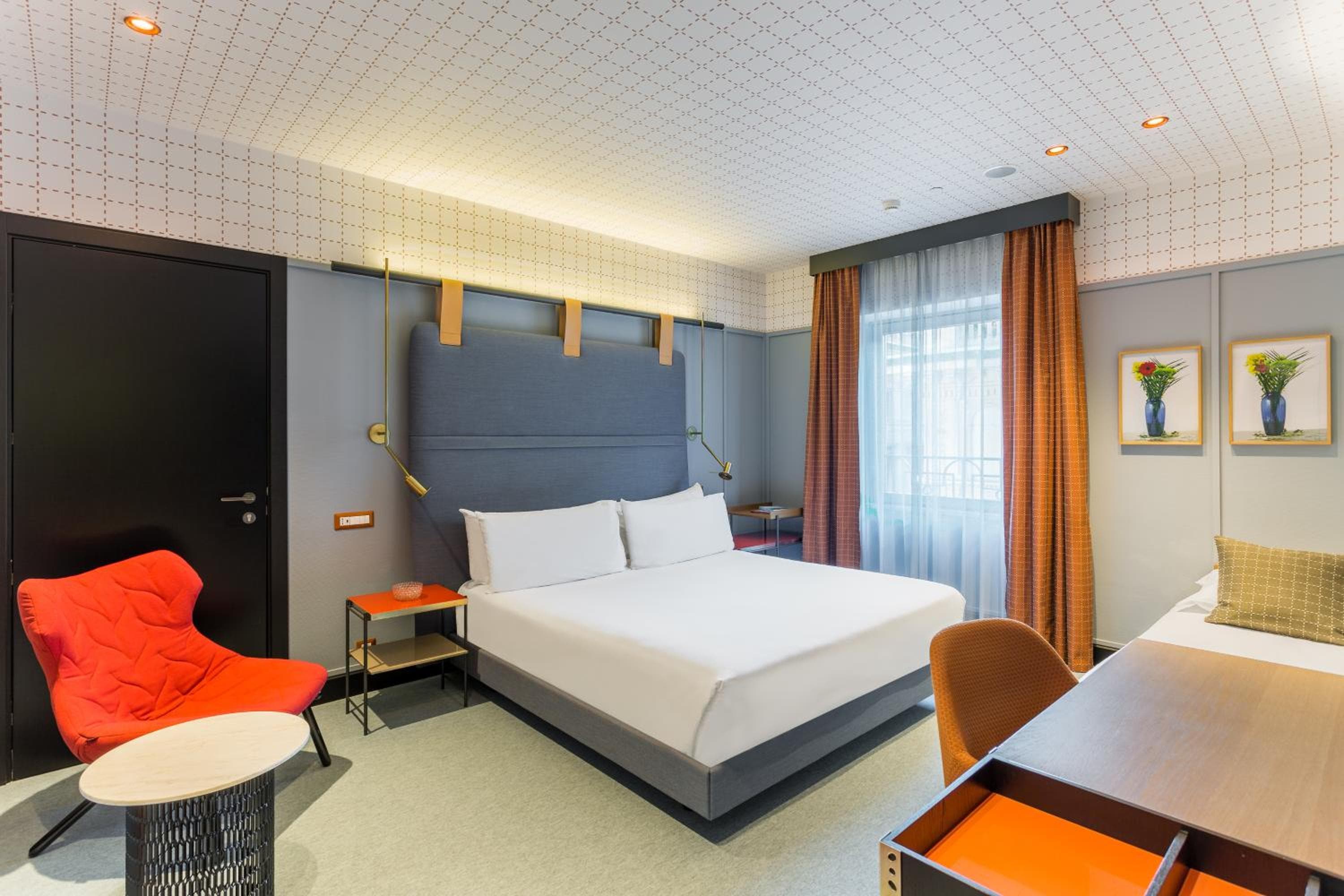 Room Mate Collection Giulia, Milan hotel, Silvio Pellico 4, Milan, Italy — photo 2