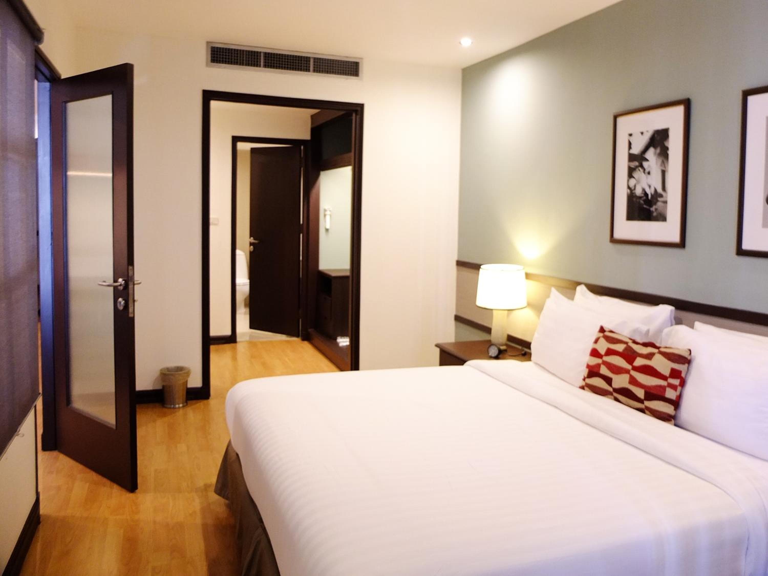 Evergreen Place Siam by UHG — 12