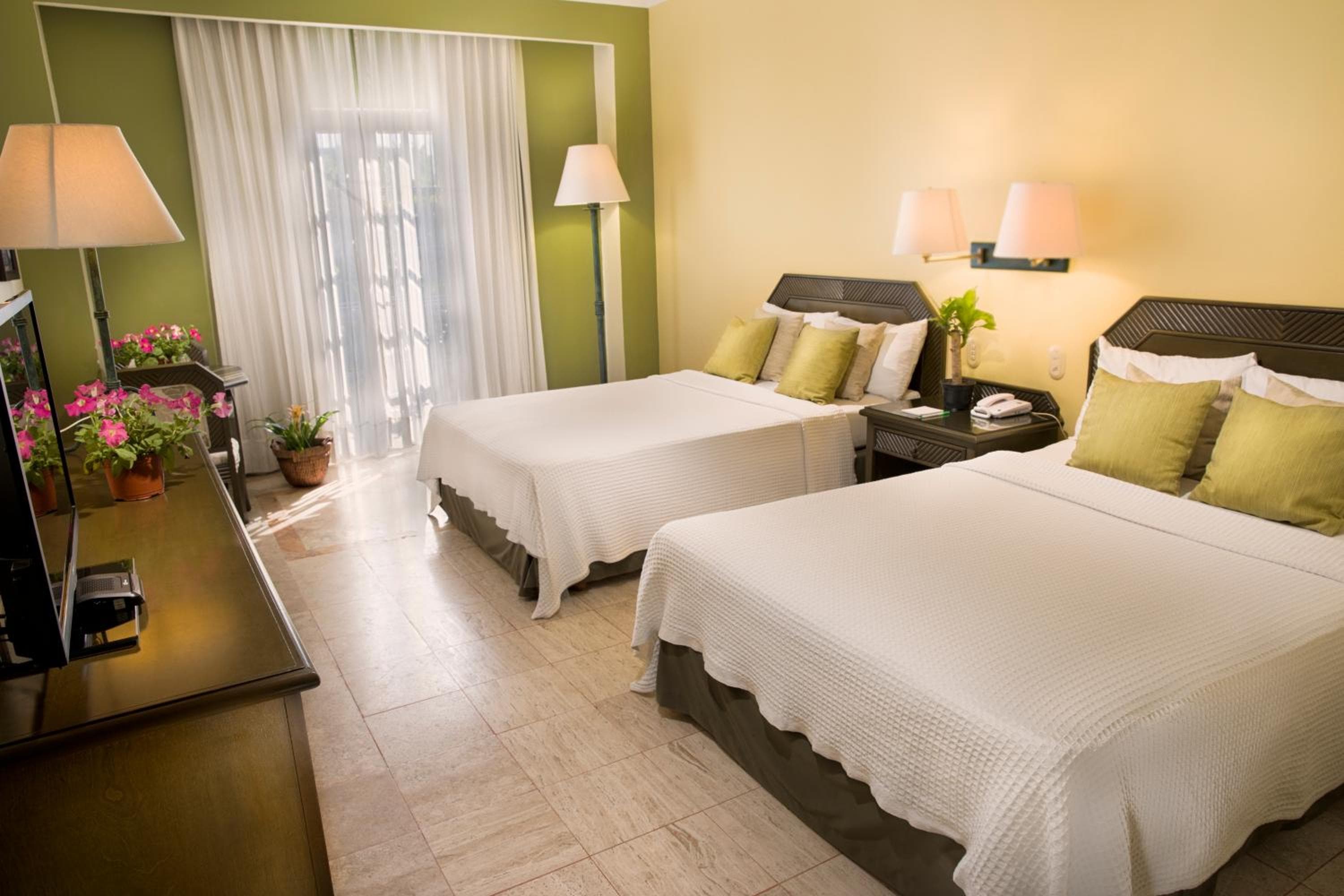 Hotel Los Itzaes vicino alla 5 av — 24