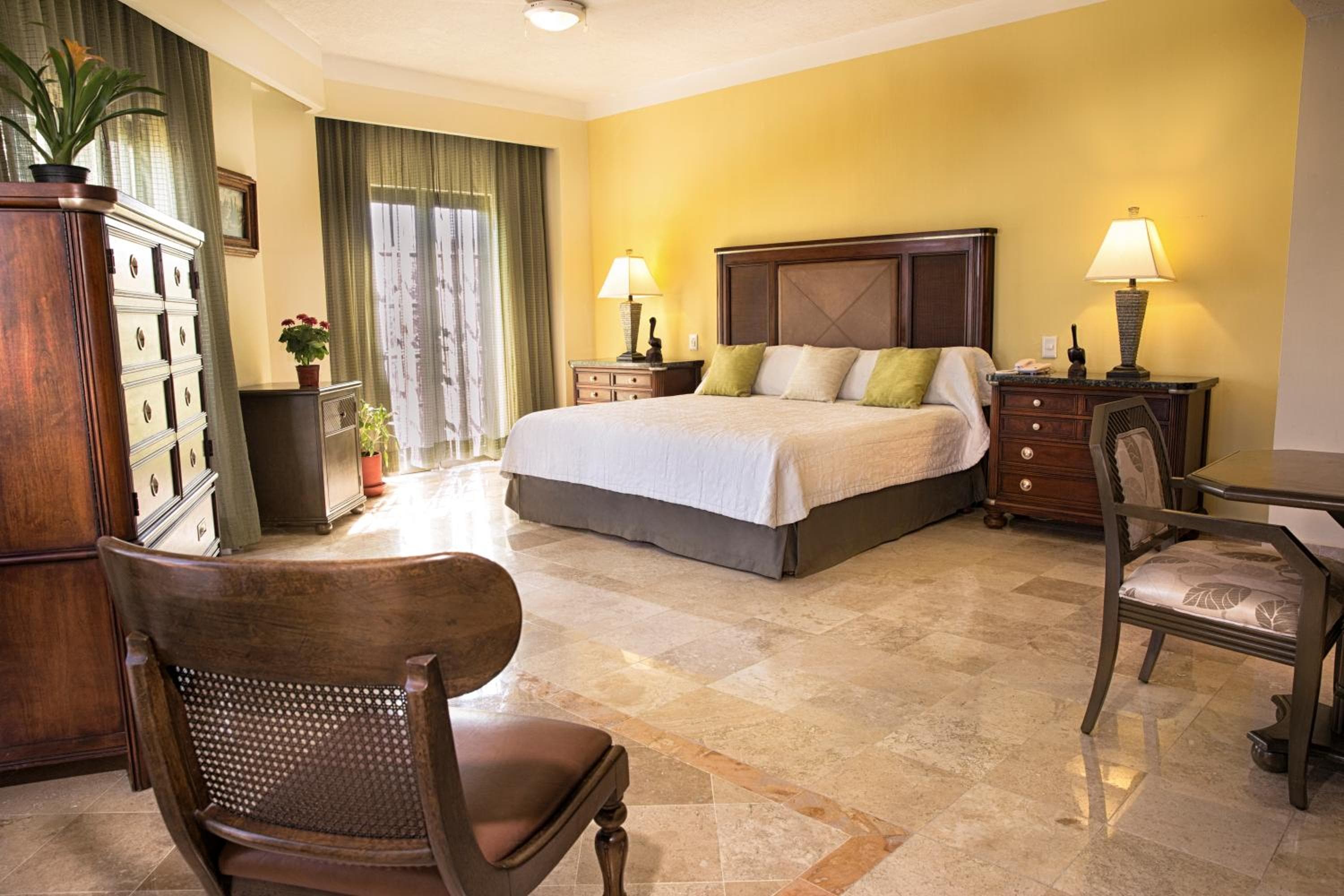 Hotel Los Itzaes by 5th av — 28