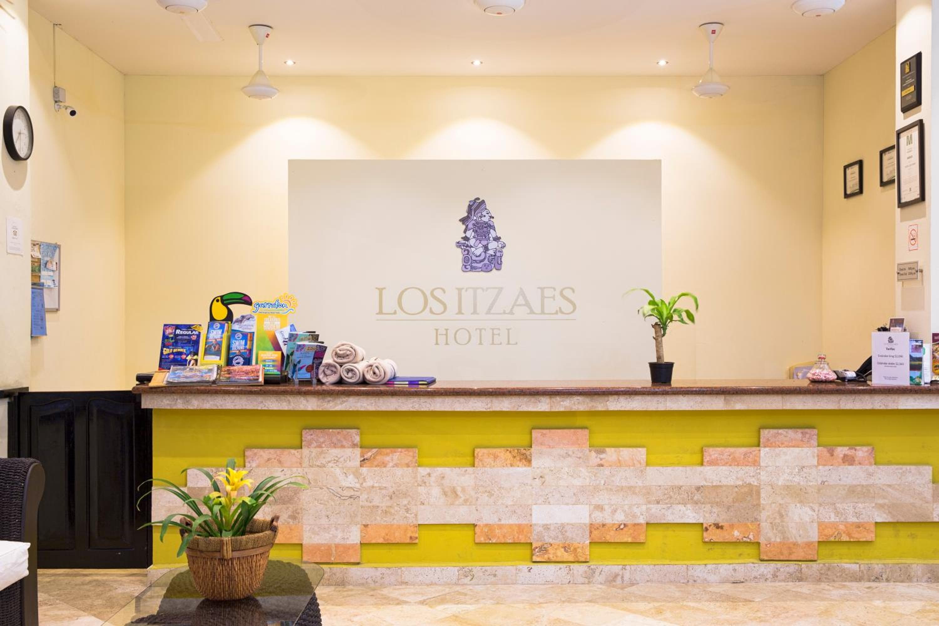 Hotel Los Itzaes by 5th av — 13