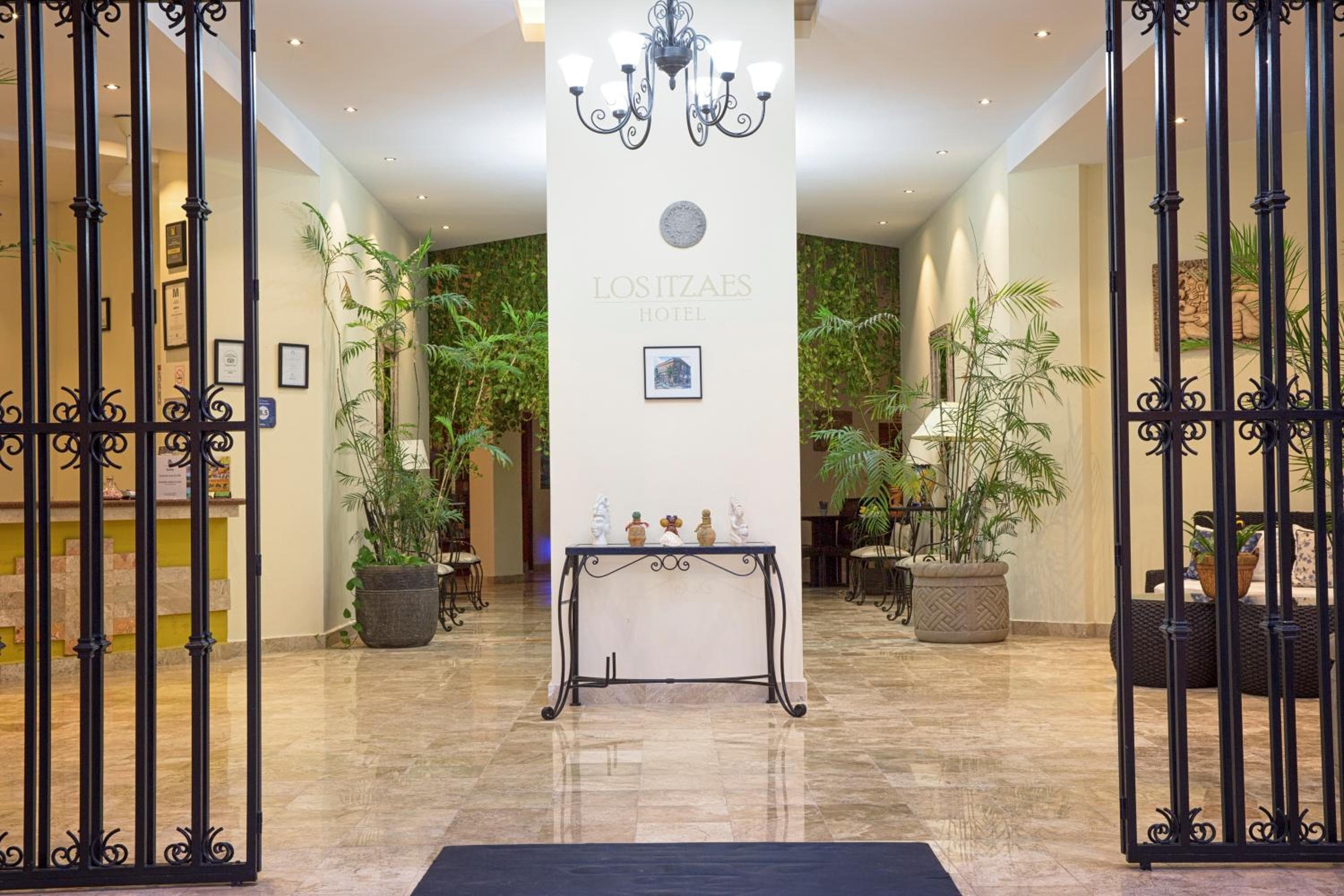 Hotel Los Itzaes vicino alla 5 av — 2
