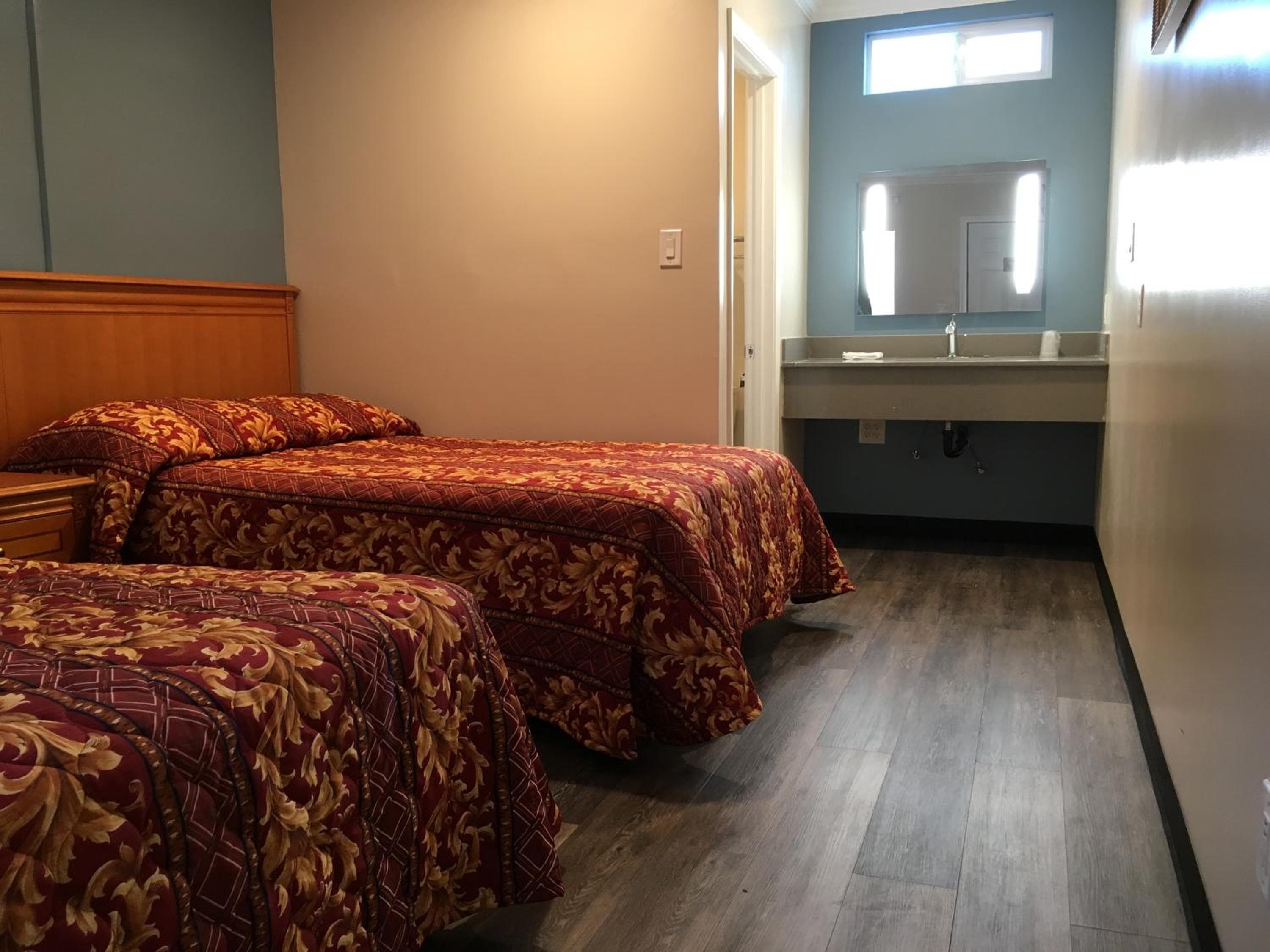 Motel Lincoln Park — 23