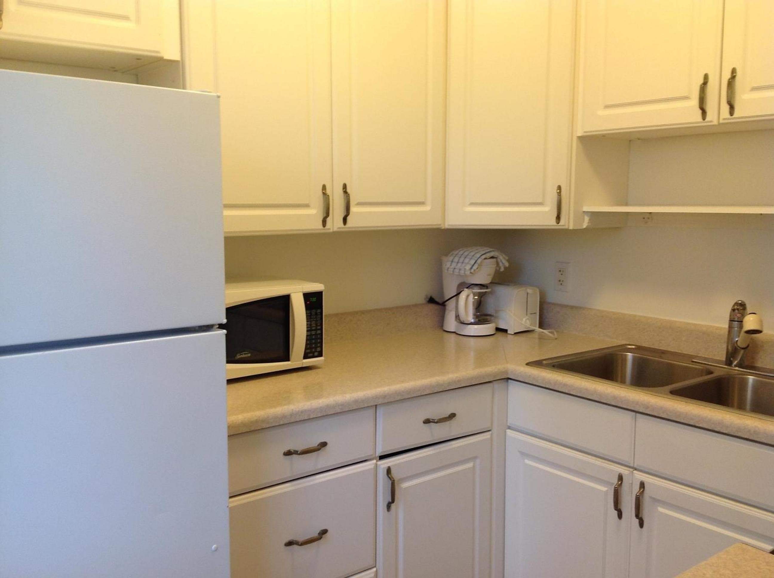 Suites Summerland — 10
