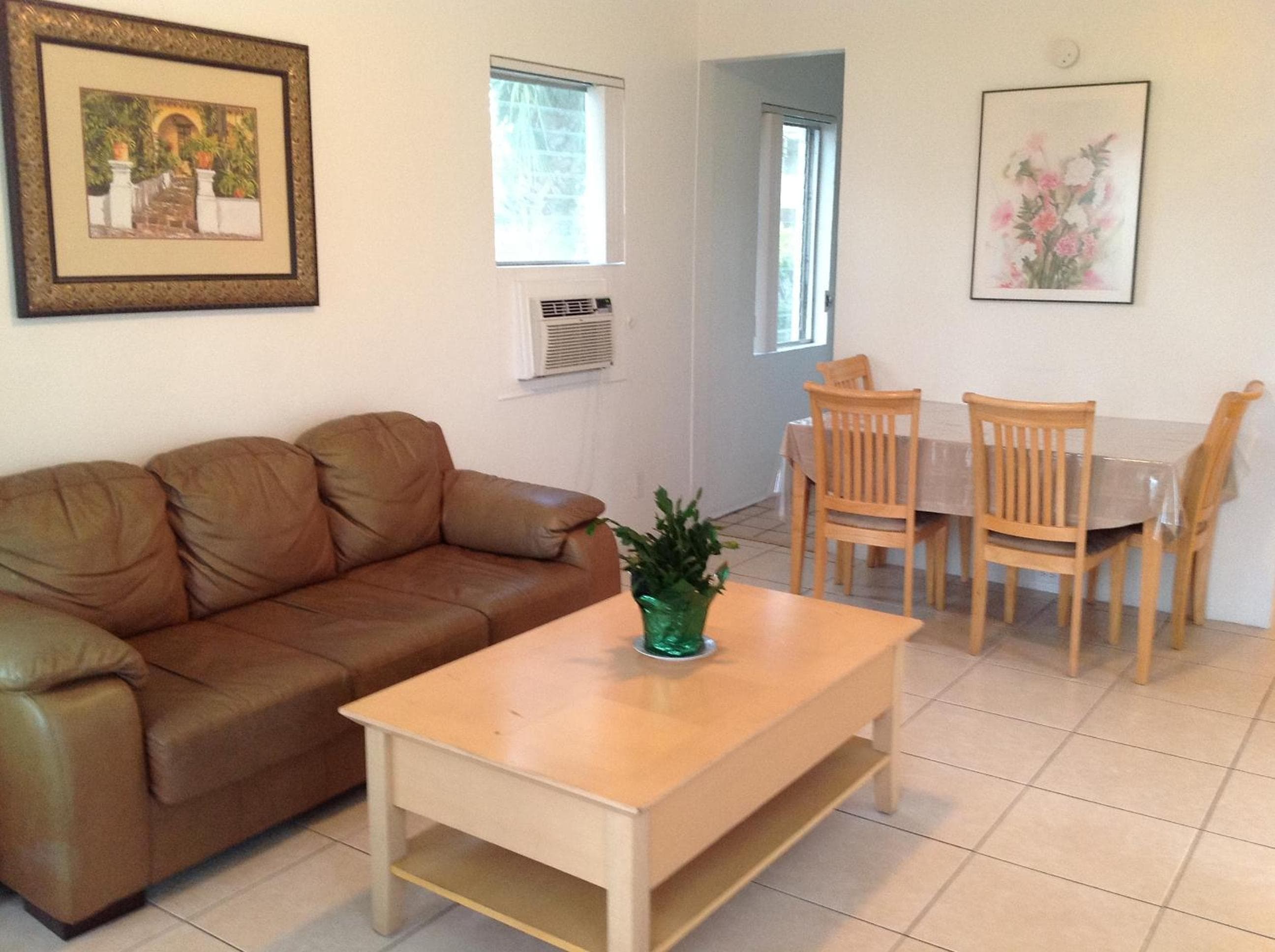 Suites Summerland — 9