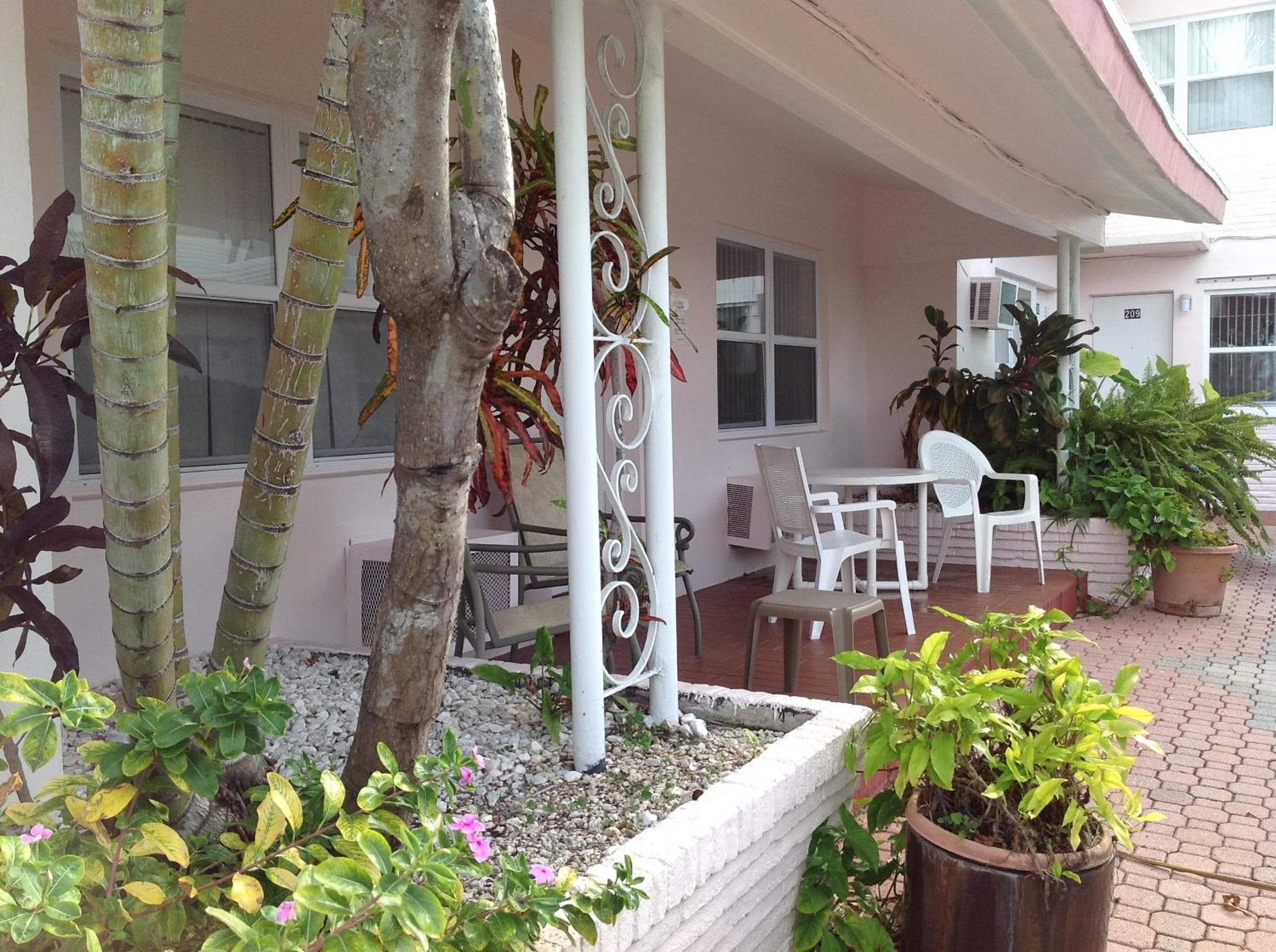 Birch Patio Motel — 1