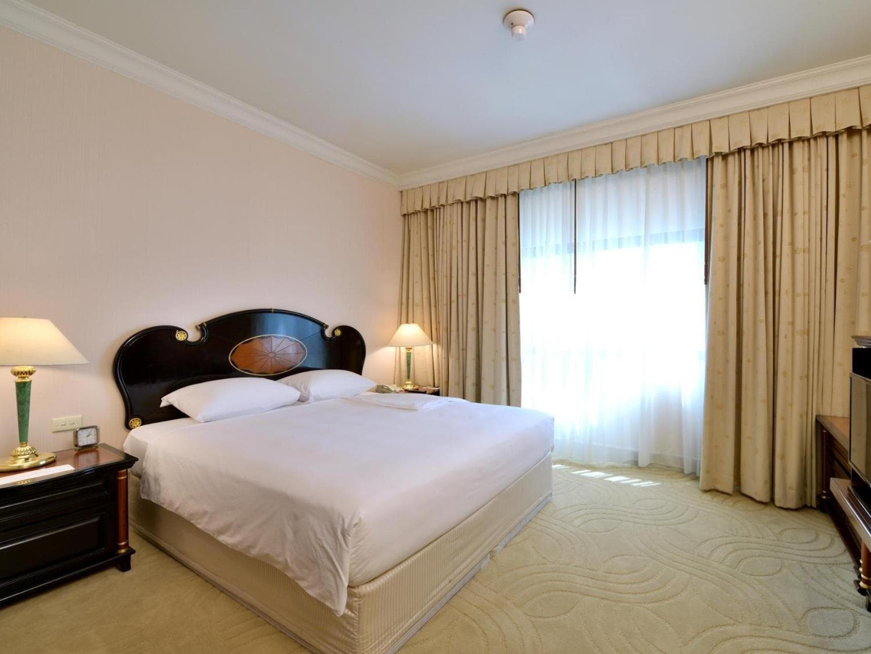 Evergreen Laurel Hotel Bangkok — 9