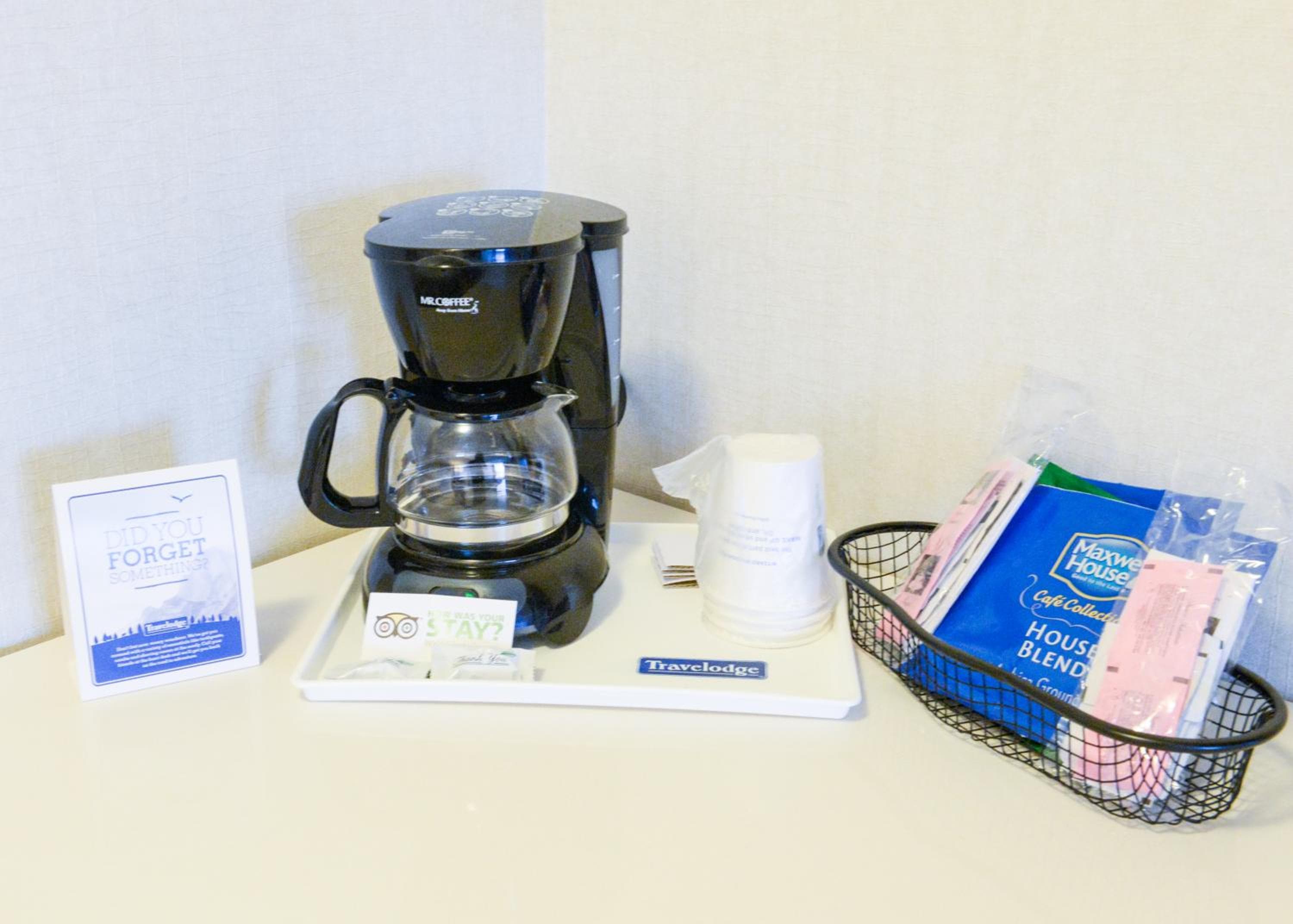 Travelodge by Wyndham Culver City — 3