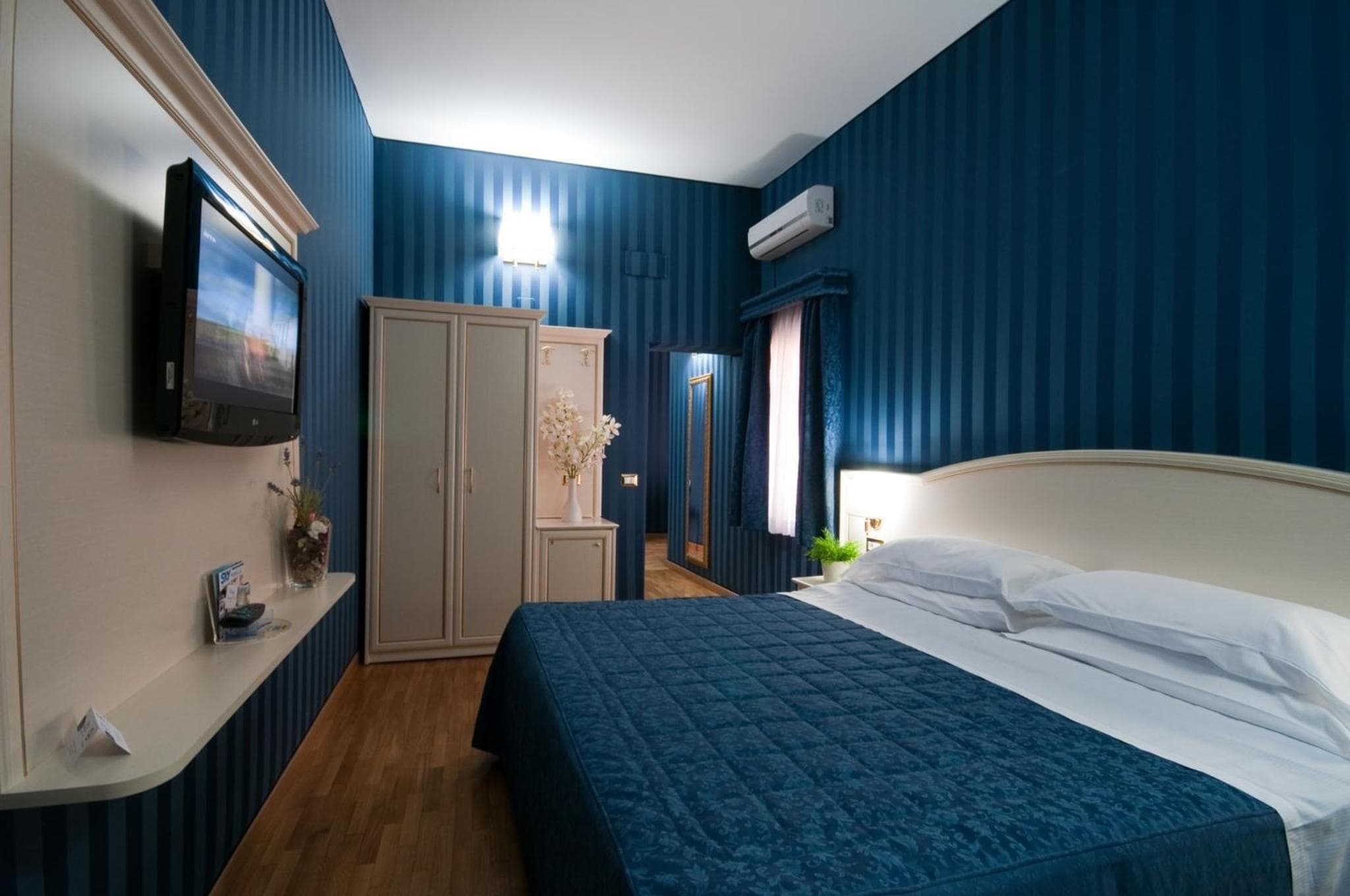Trevi 41 Hotel — 11