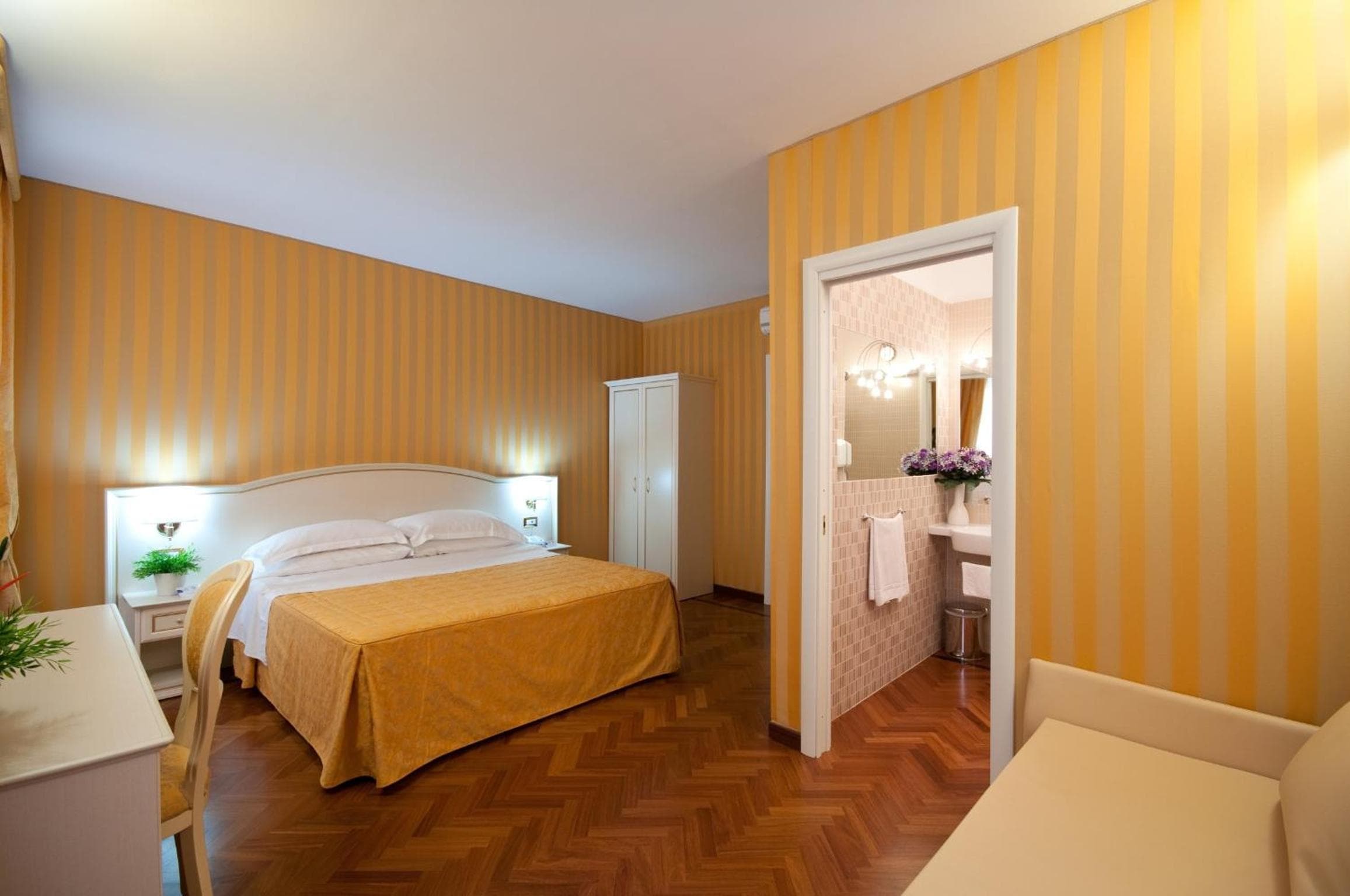 Trevi 41 Hotel — 10