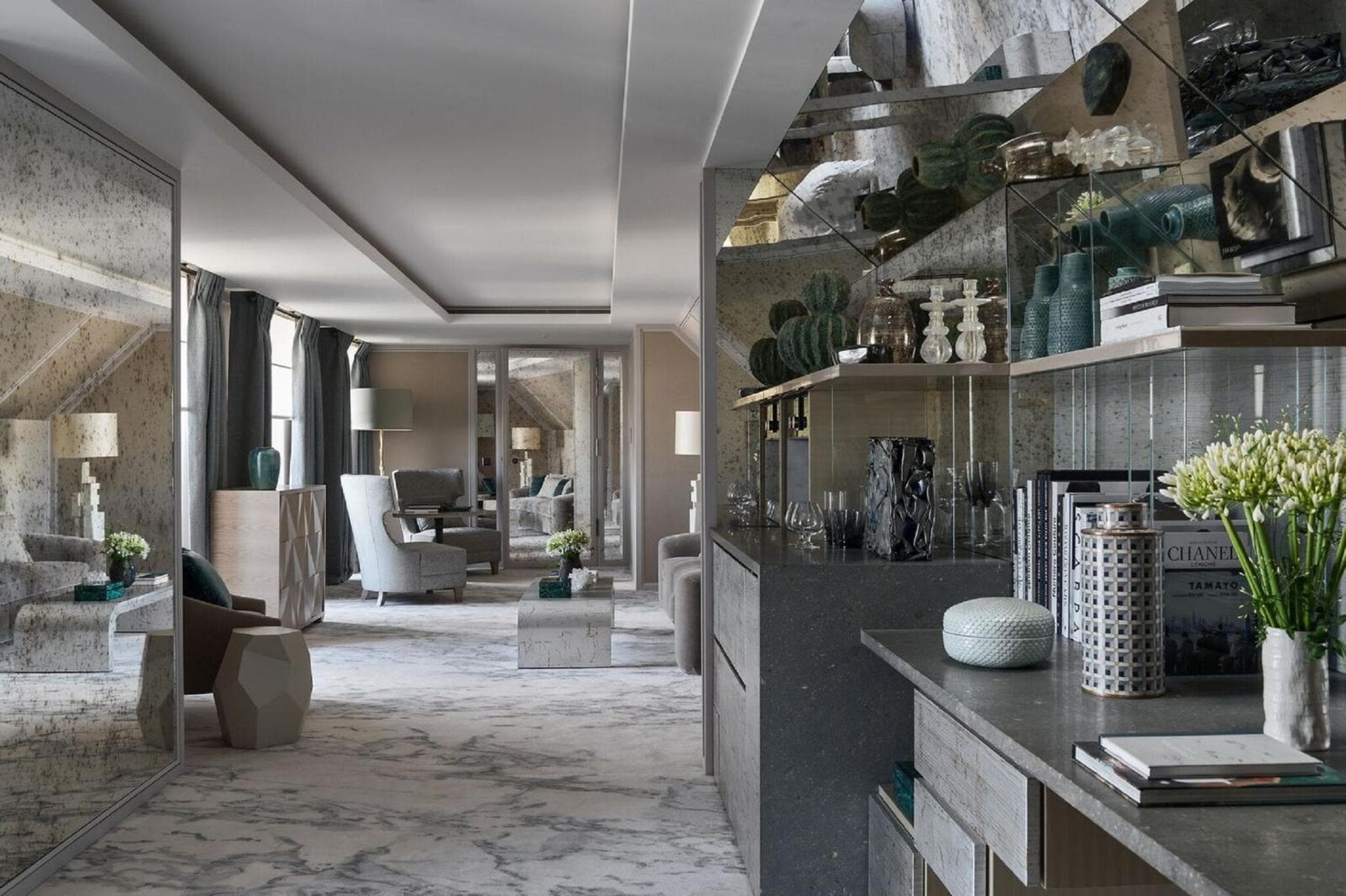 Hotel de Crillon — 12