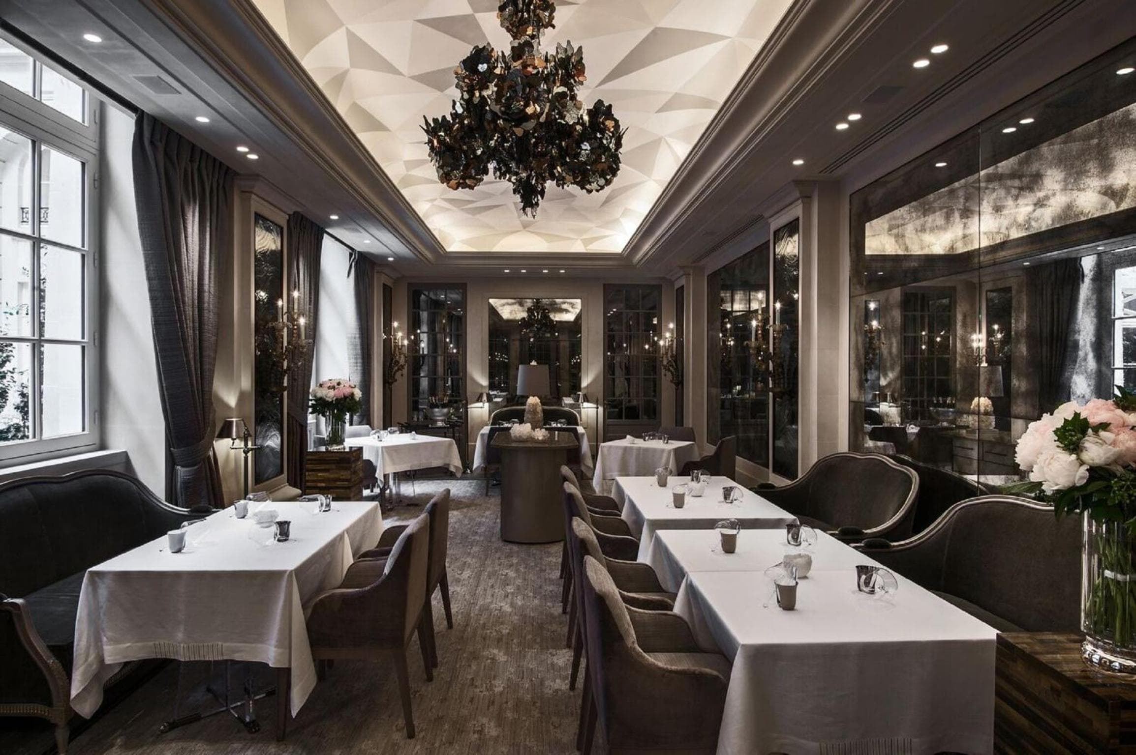 Hotel de Crillon — 24