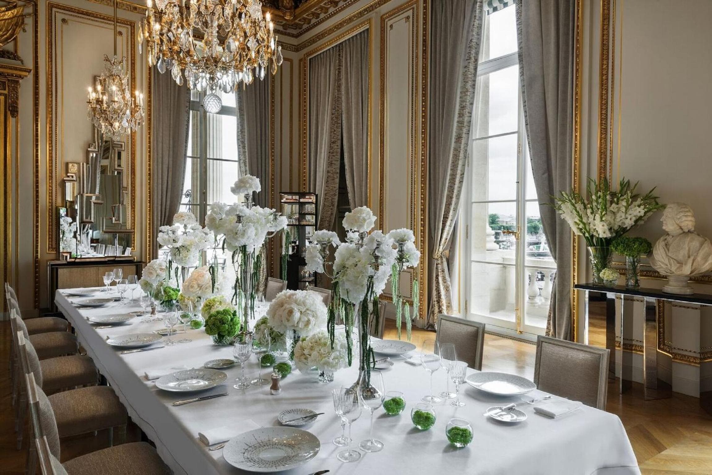 Hotel de Crillon — 23