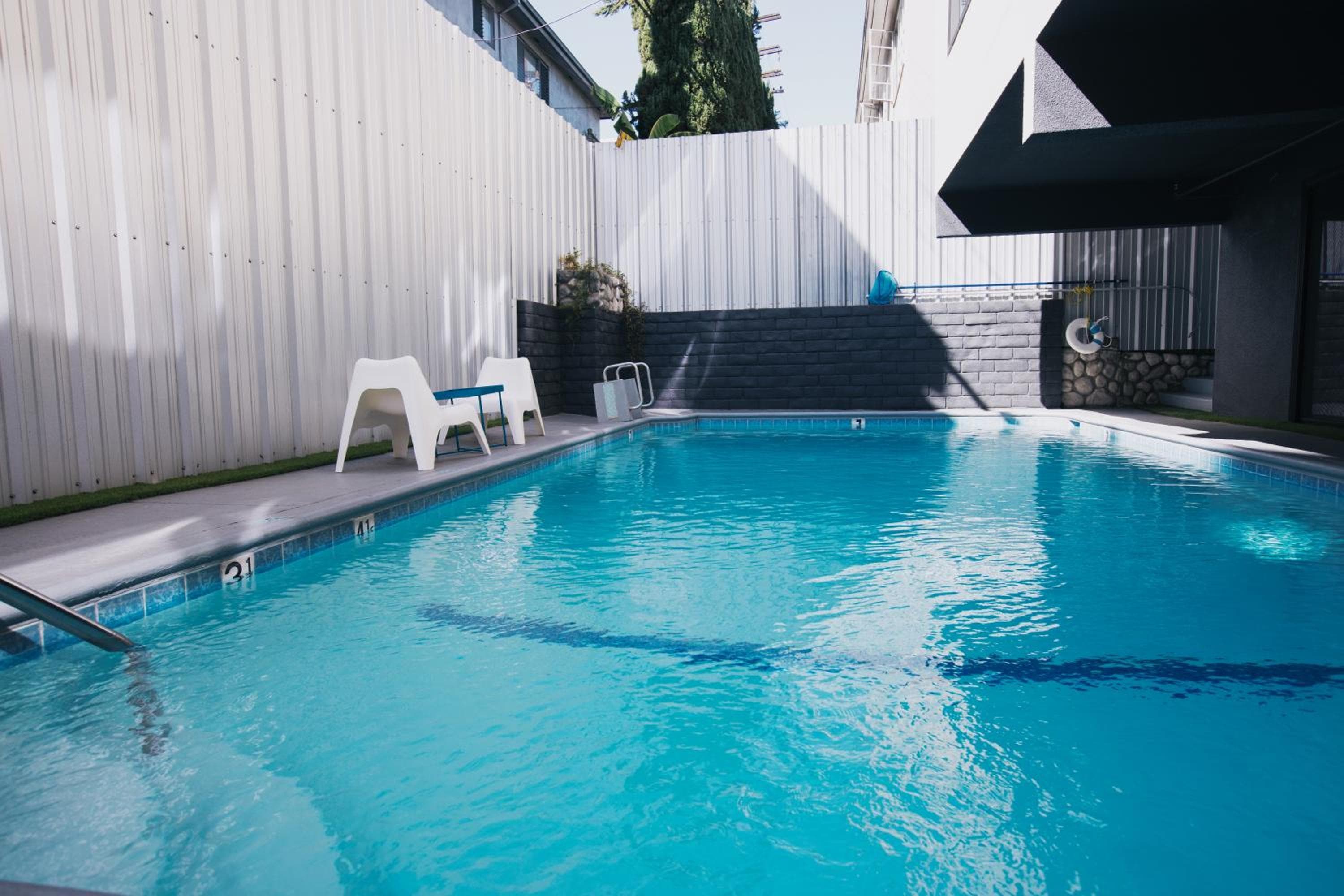 Shelter Hotel Los Angeles — 2