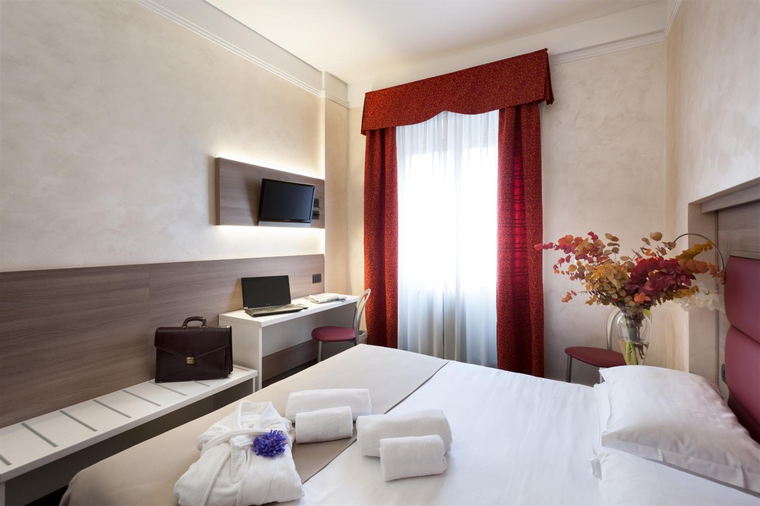 Hotel Gamma — 5