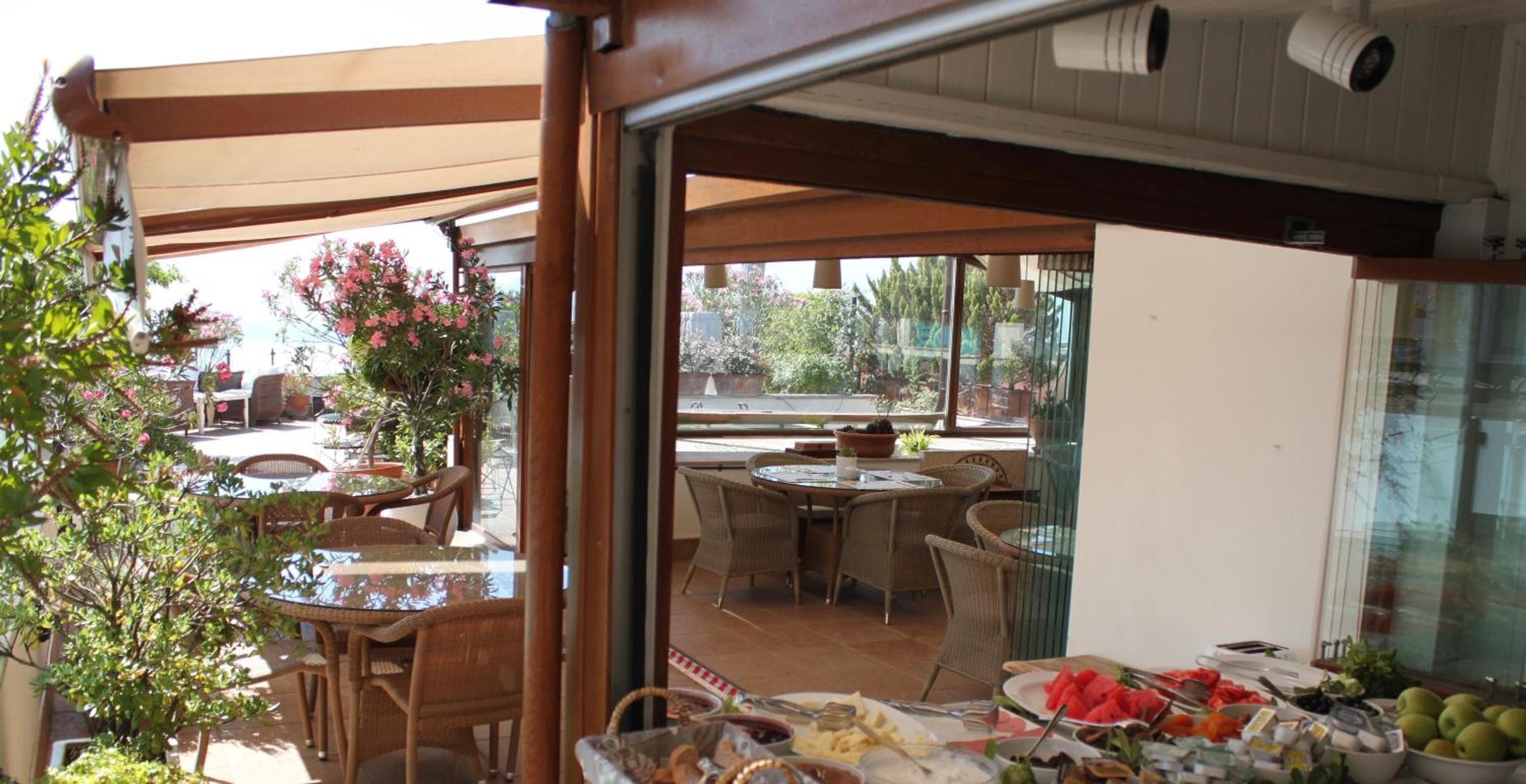 Hotel Sari Konak — 14