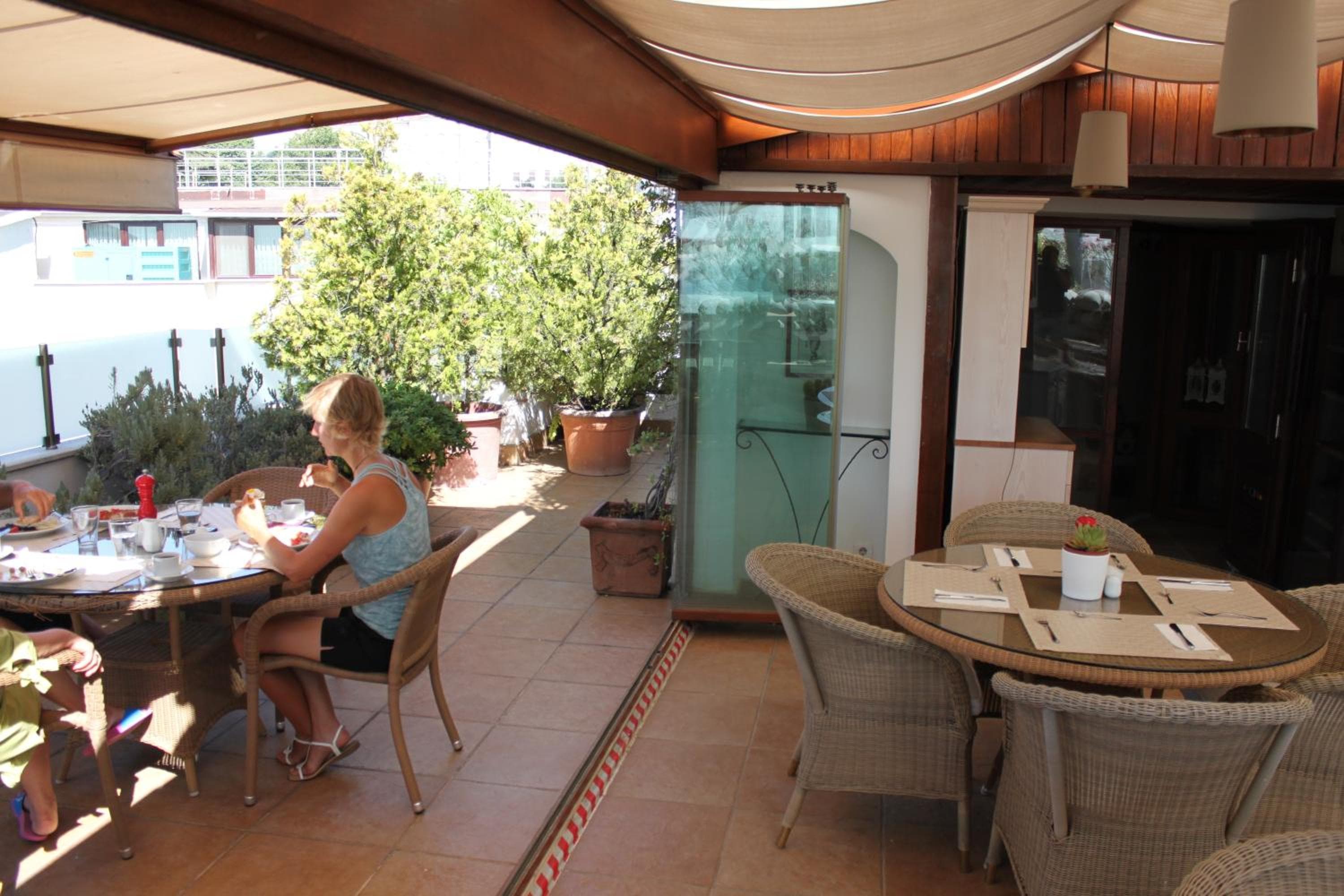 Hotel Sari Konak — 16