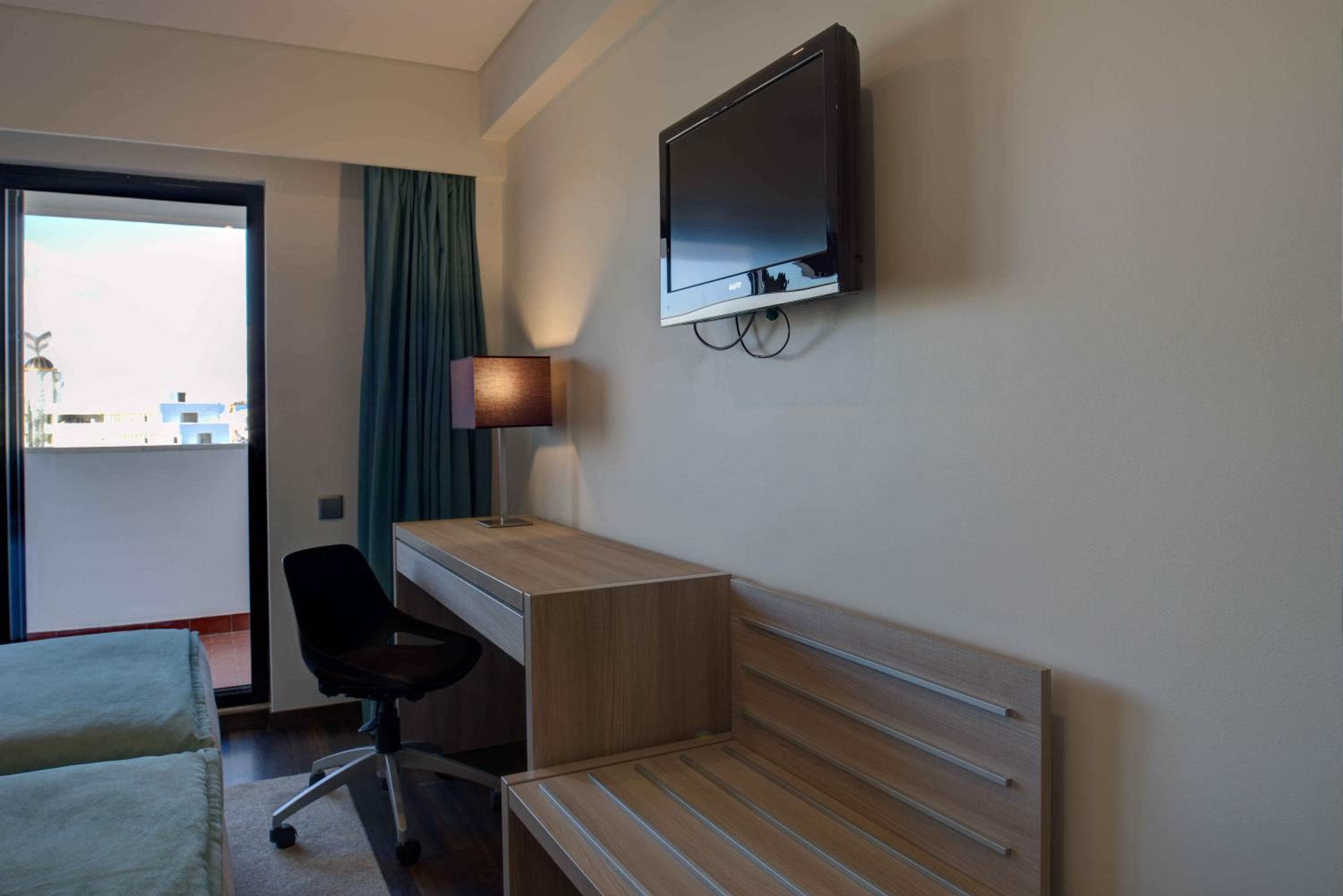 Hotel VIP Executive Zurigo — 8