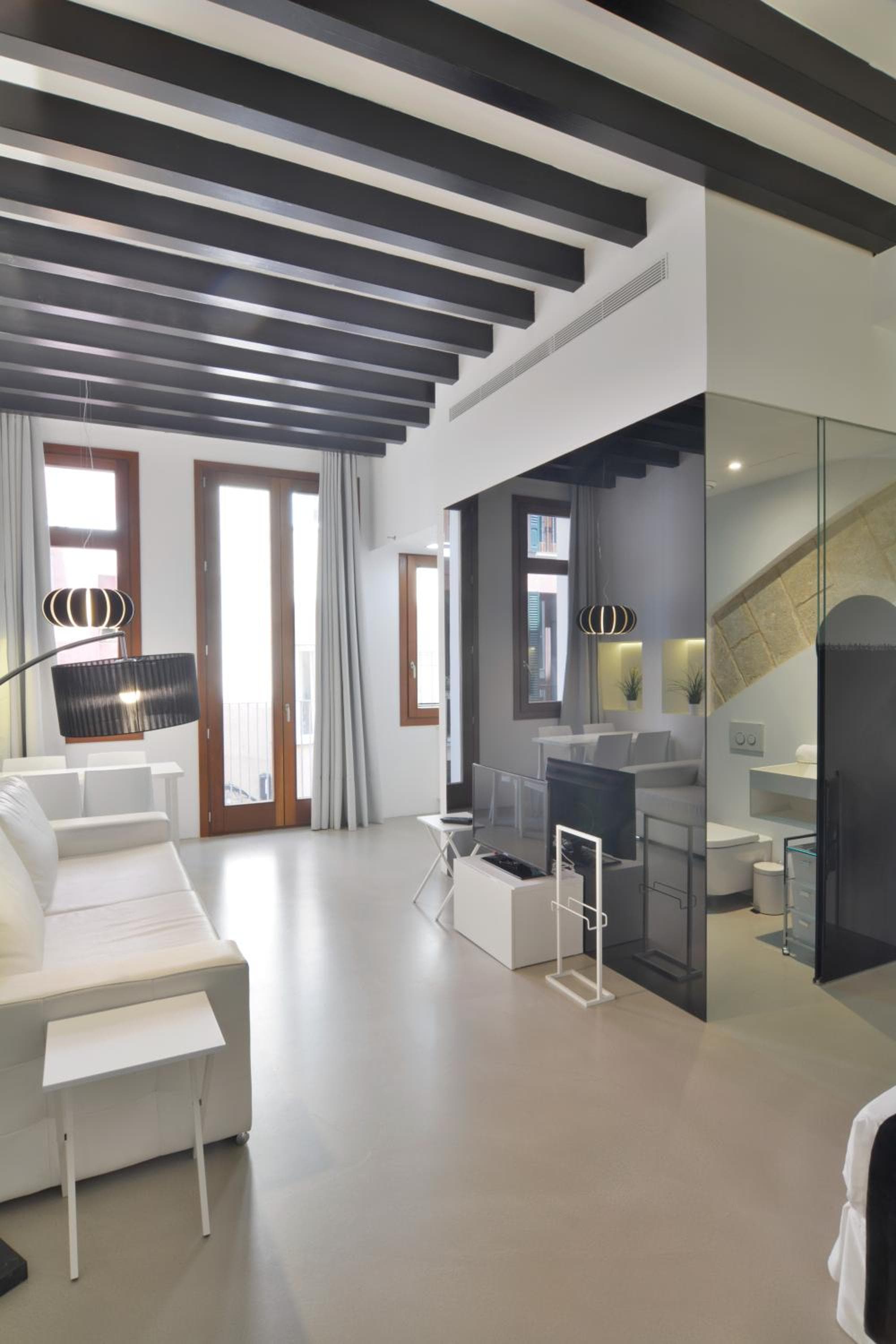 Apartamentos Lonja Suites — 30