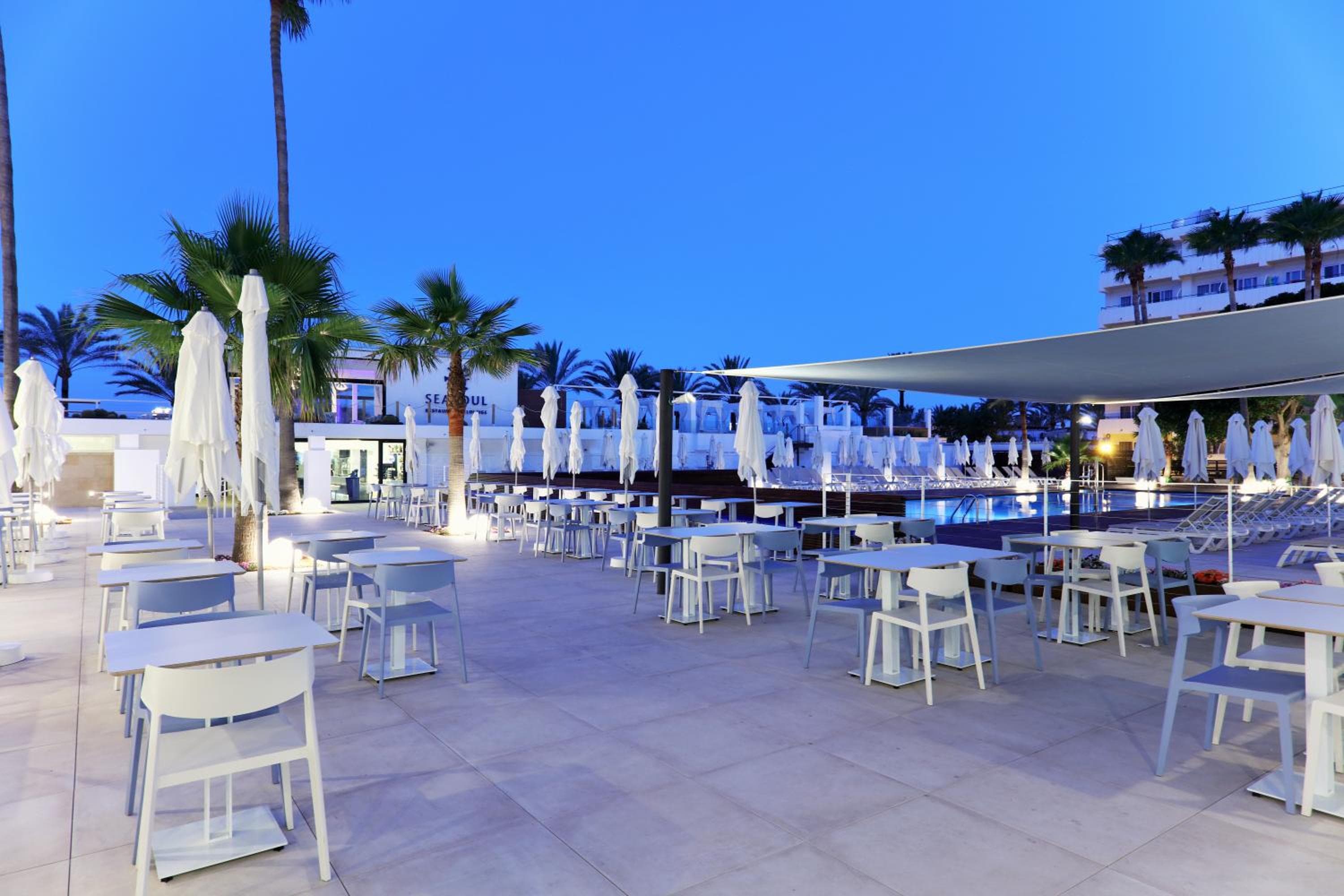 Iberostar Waves Bahía de Palma - Adults Only — 8