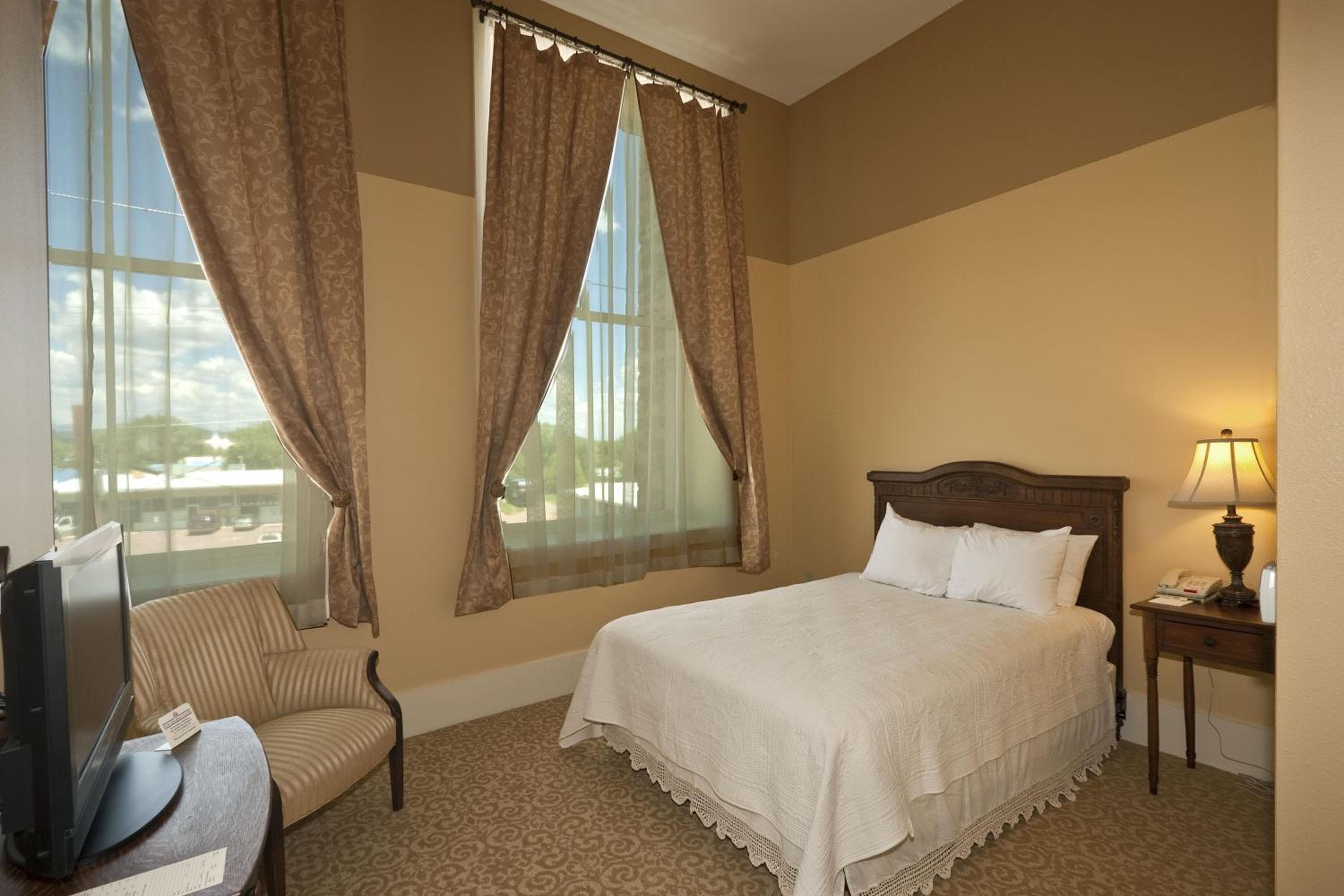 Historic Plaza Hotel — 6