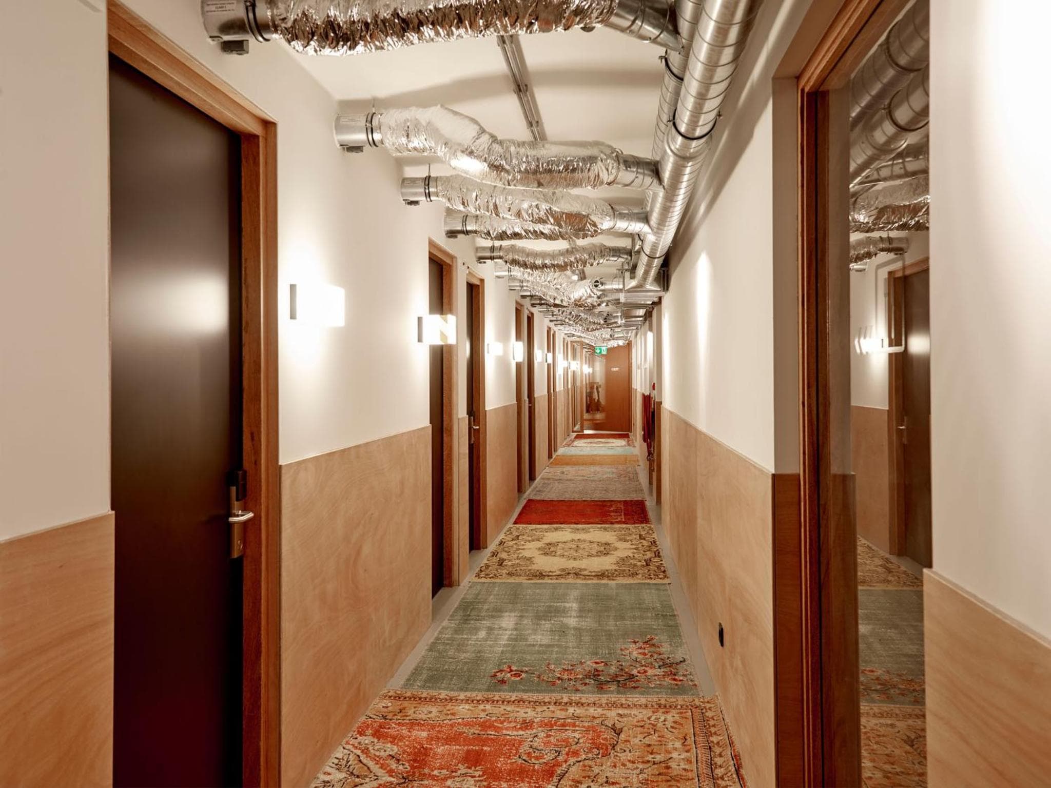 Q-Factory Hotel — 8