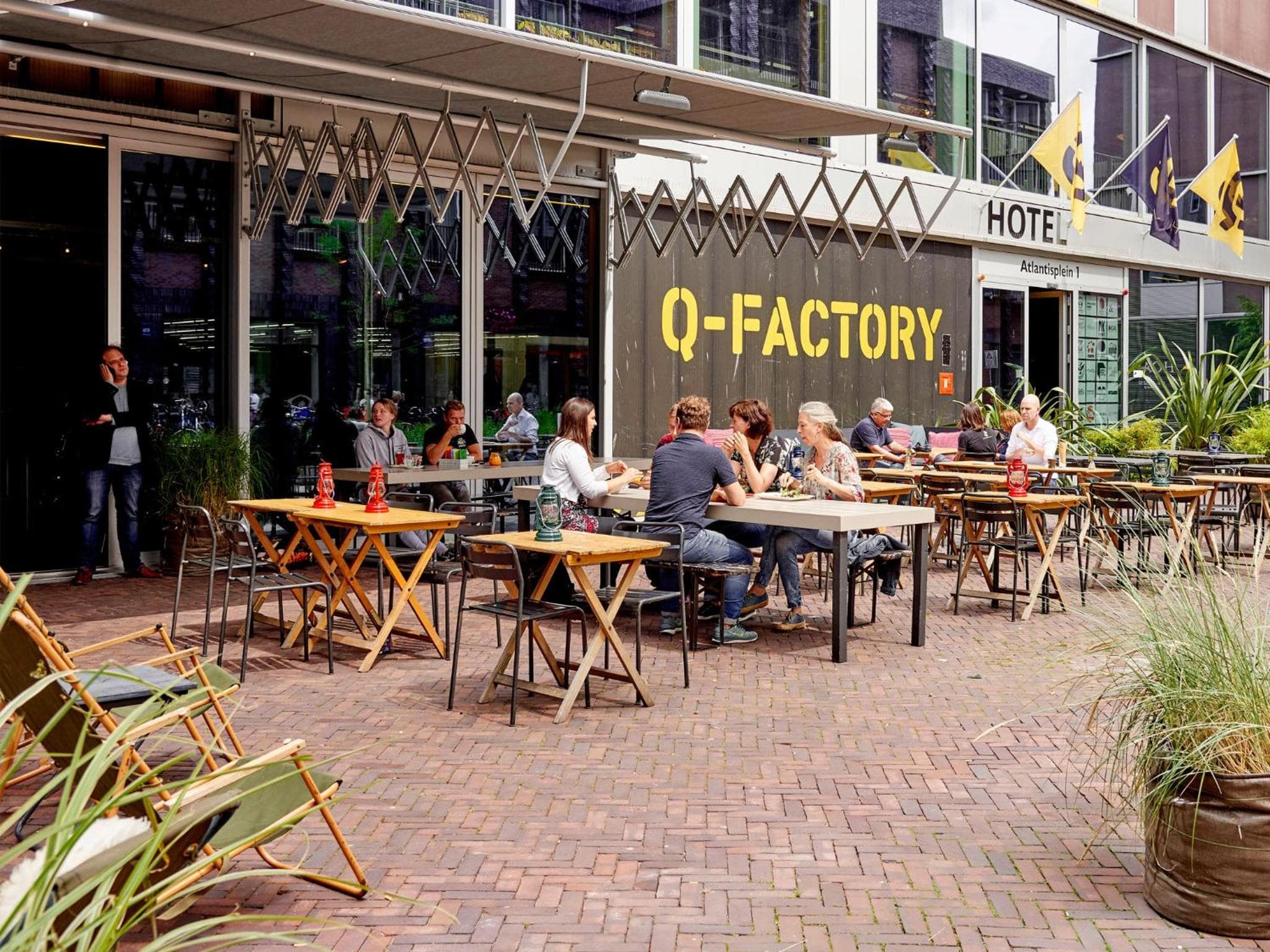 Q-Factory Hotel — 20