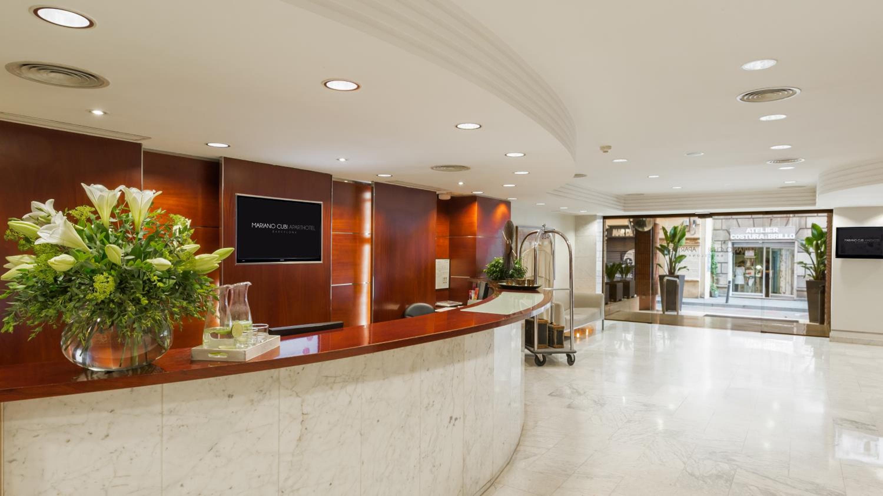 Aparthotel Mariano Cubi Barcelona — 17