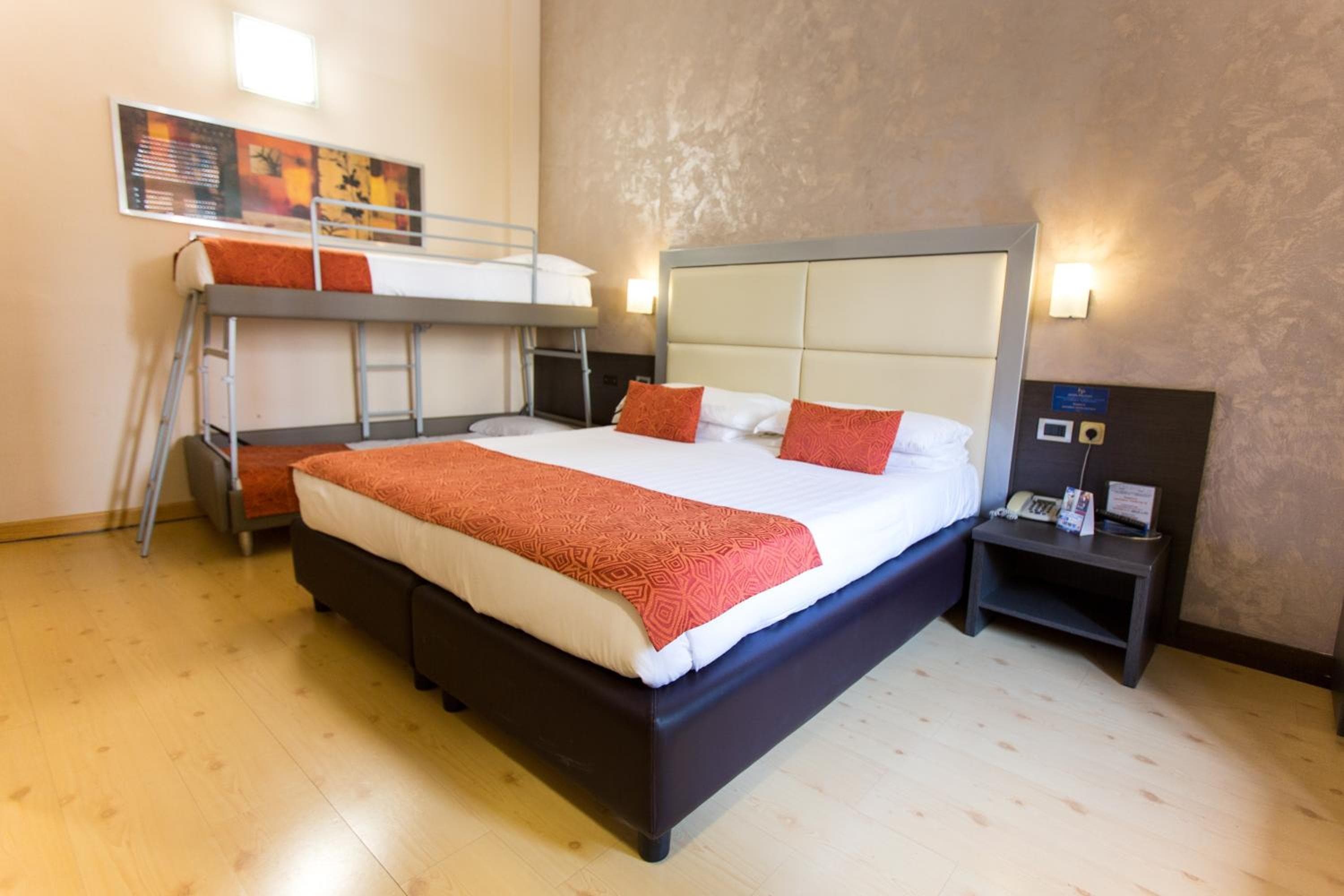 Hotel Piacenza — 29