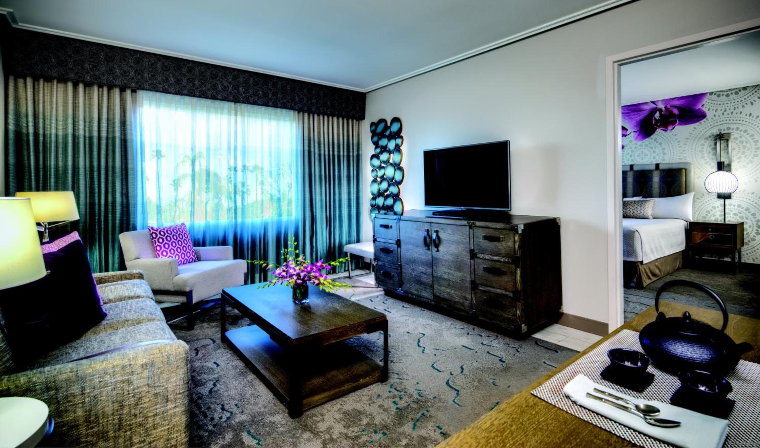 Universal's Loews Royal Pacific Resort — 7