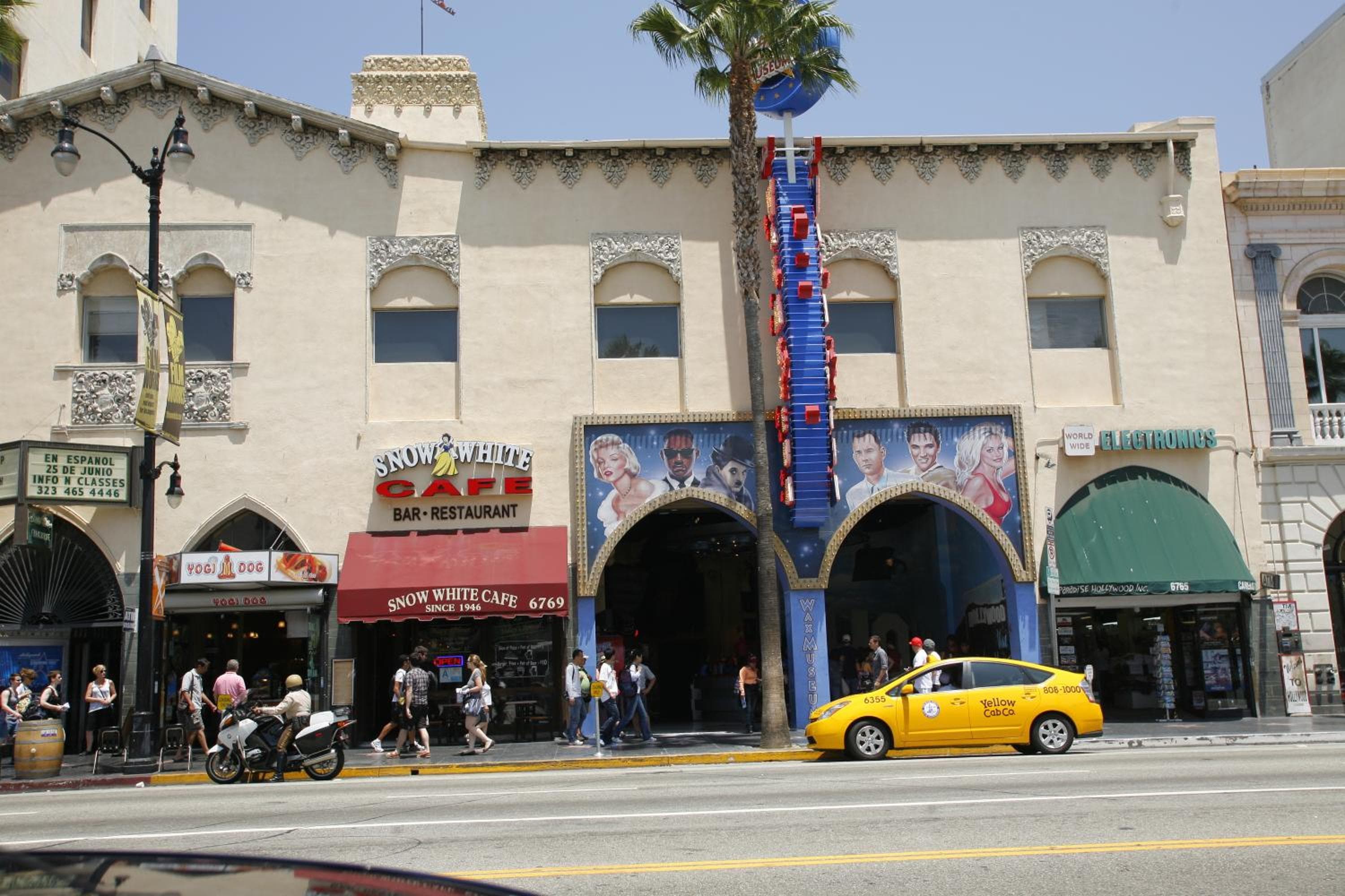 Hollywood Guest Inn — 2