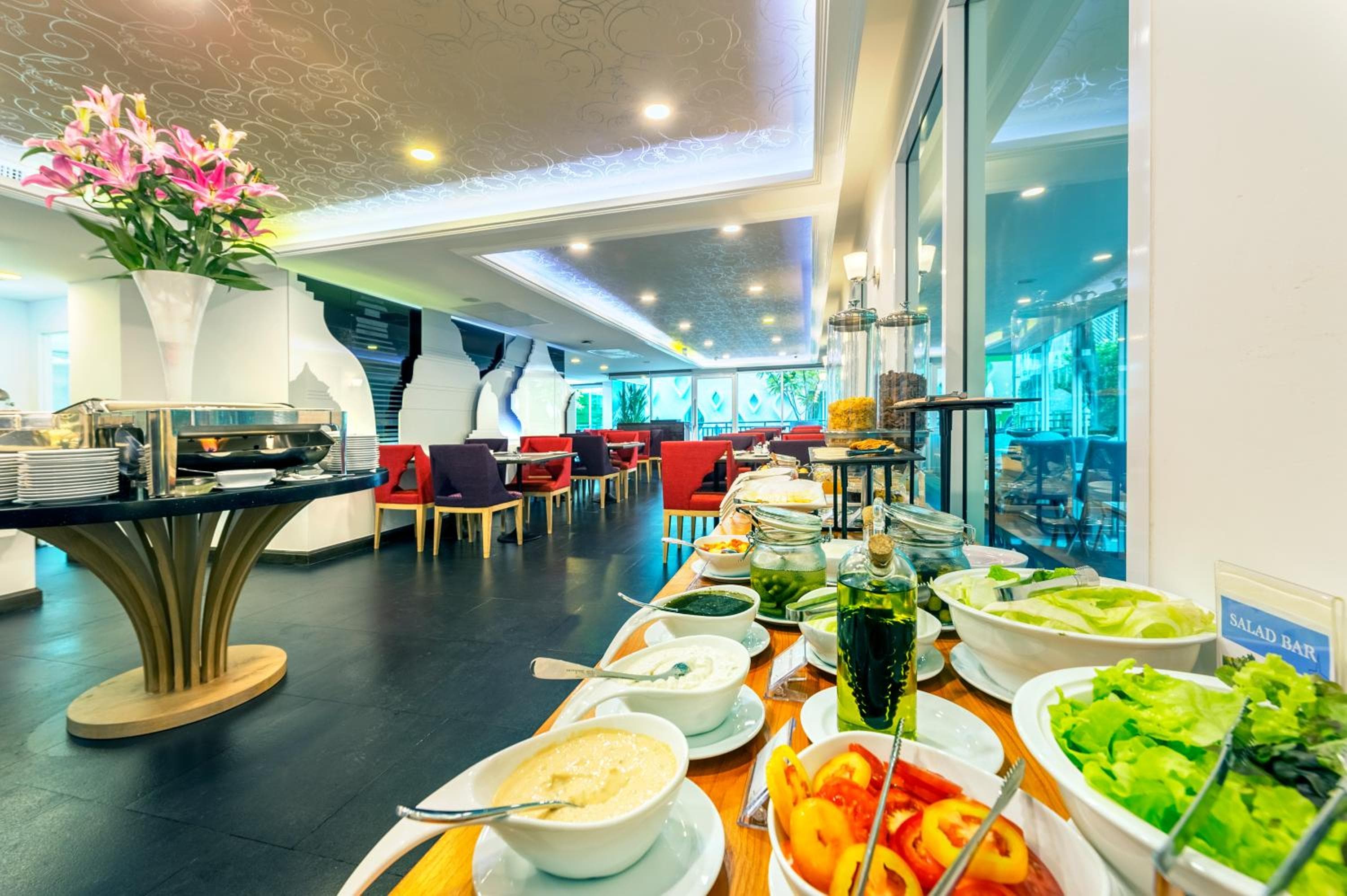 Anajak Bangkok Hotel - SHA Plus — 20