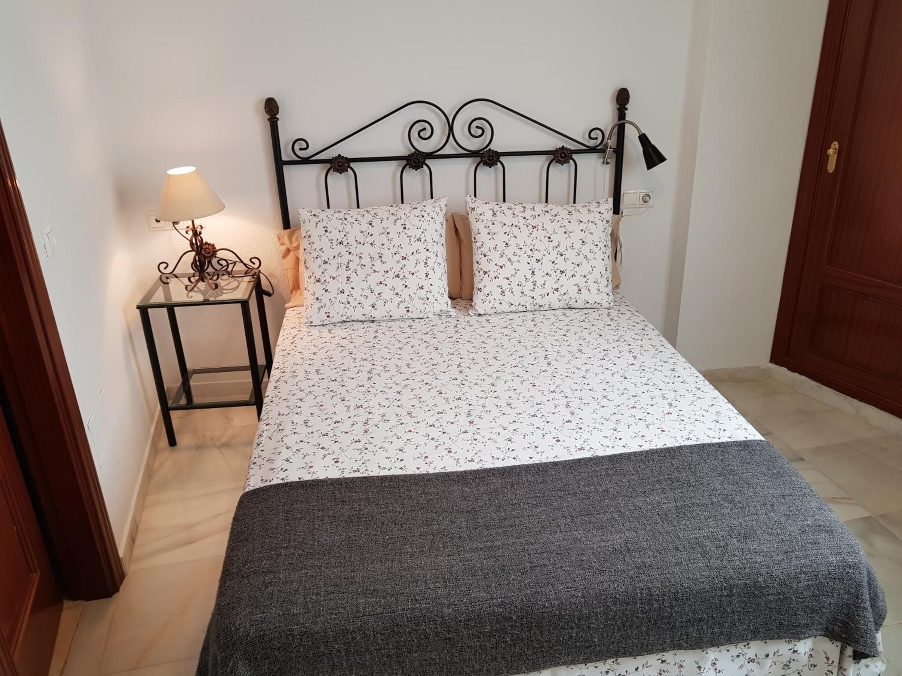 Fan Flat Rosaleda - **Fan Flat Rosaleda** — 16