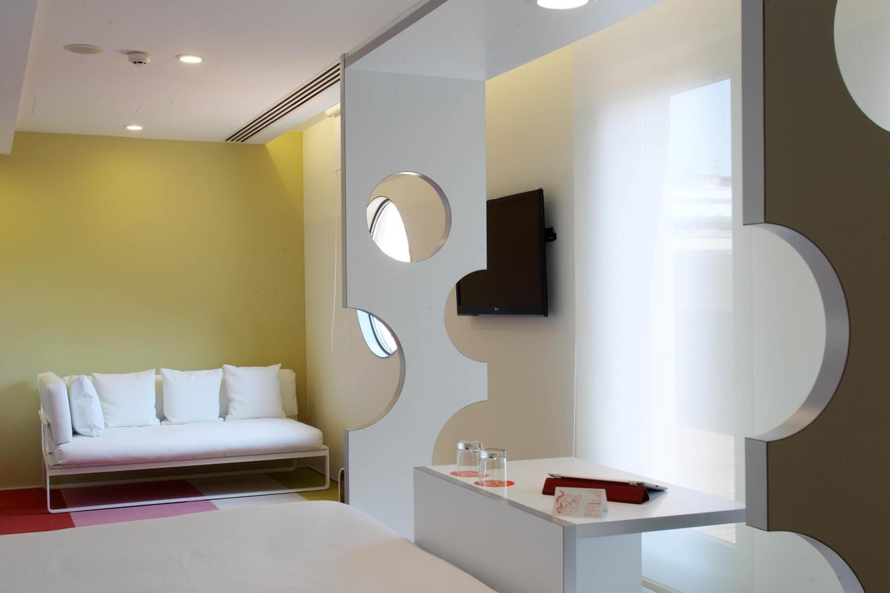 Room Mate Pau, Barcelona — 8
