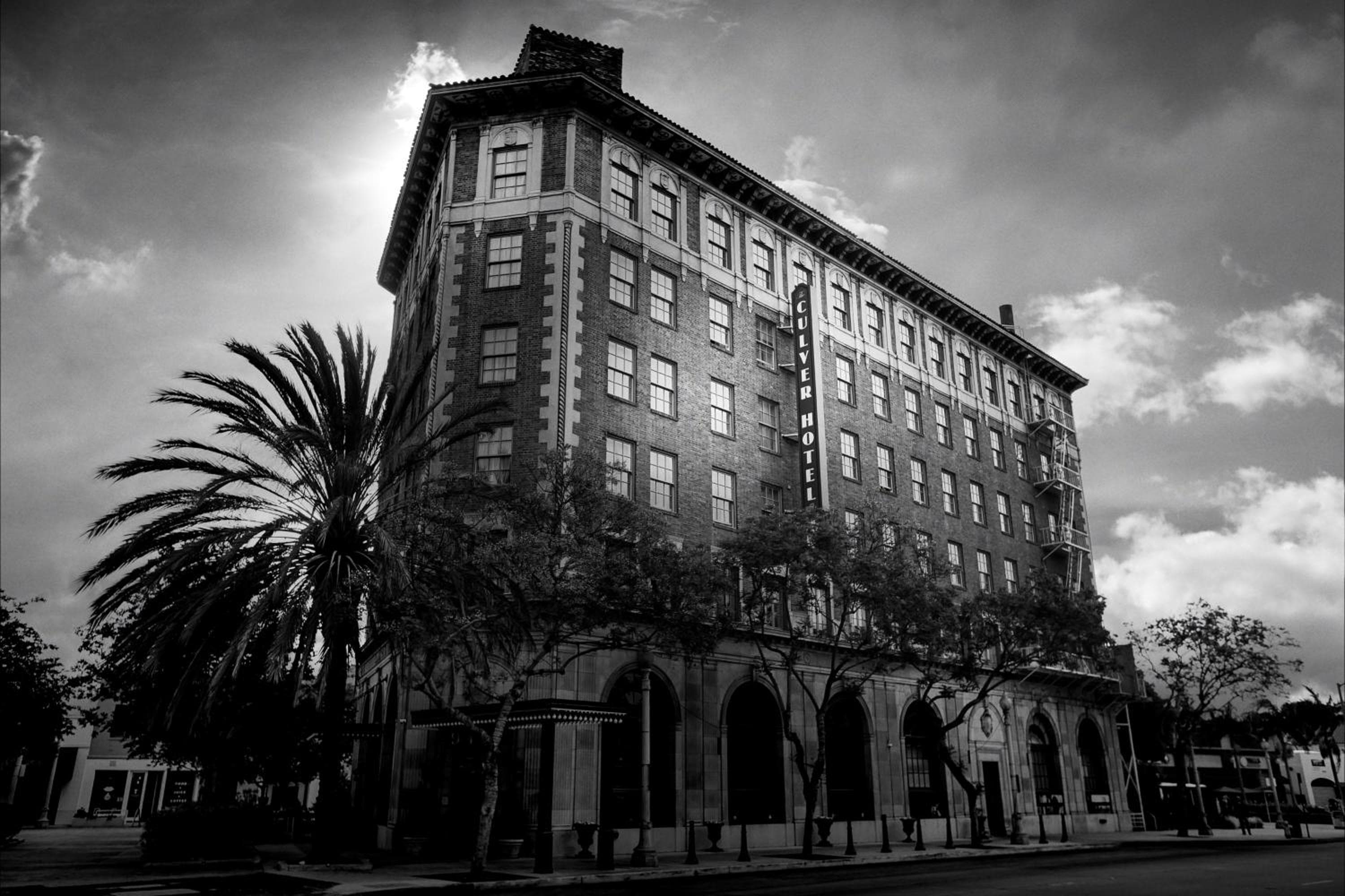 Das Culver Hotel — 17