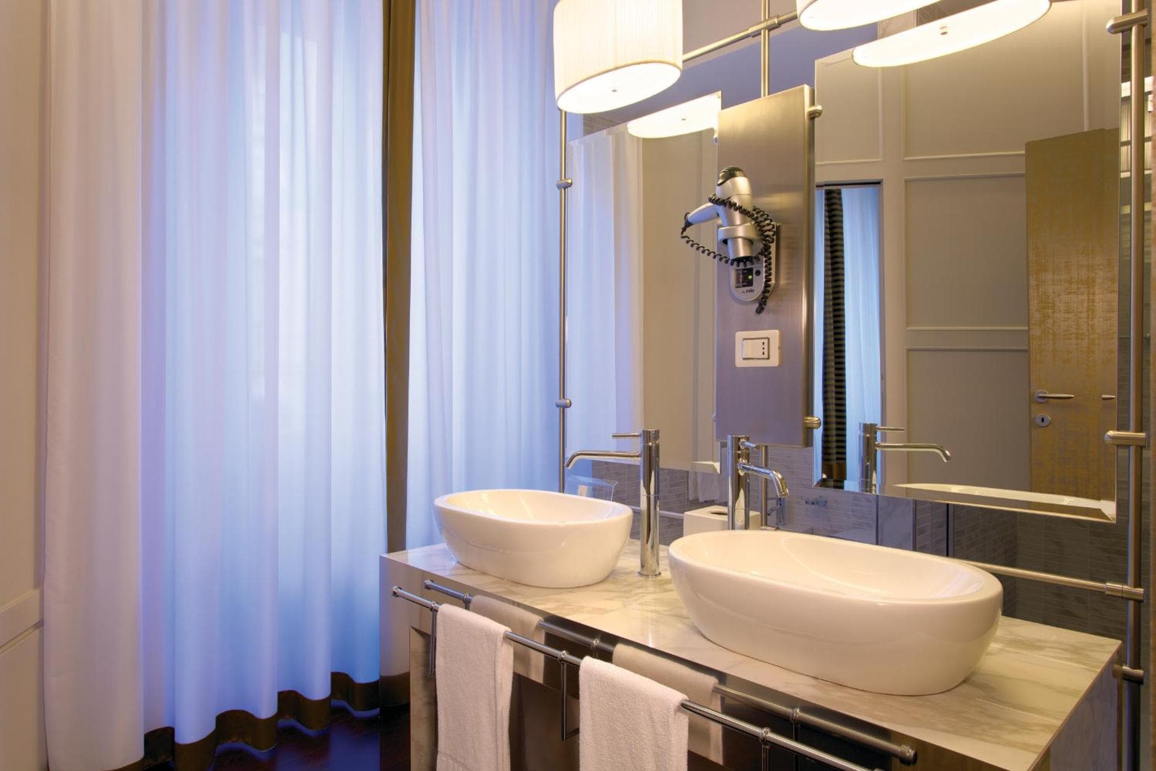 Stendhal Luxury Suites — 7