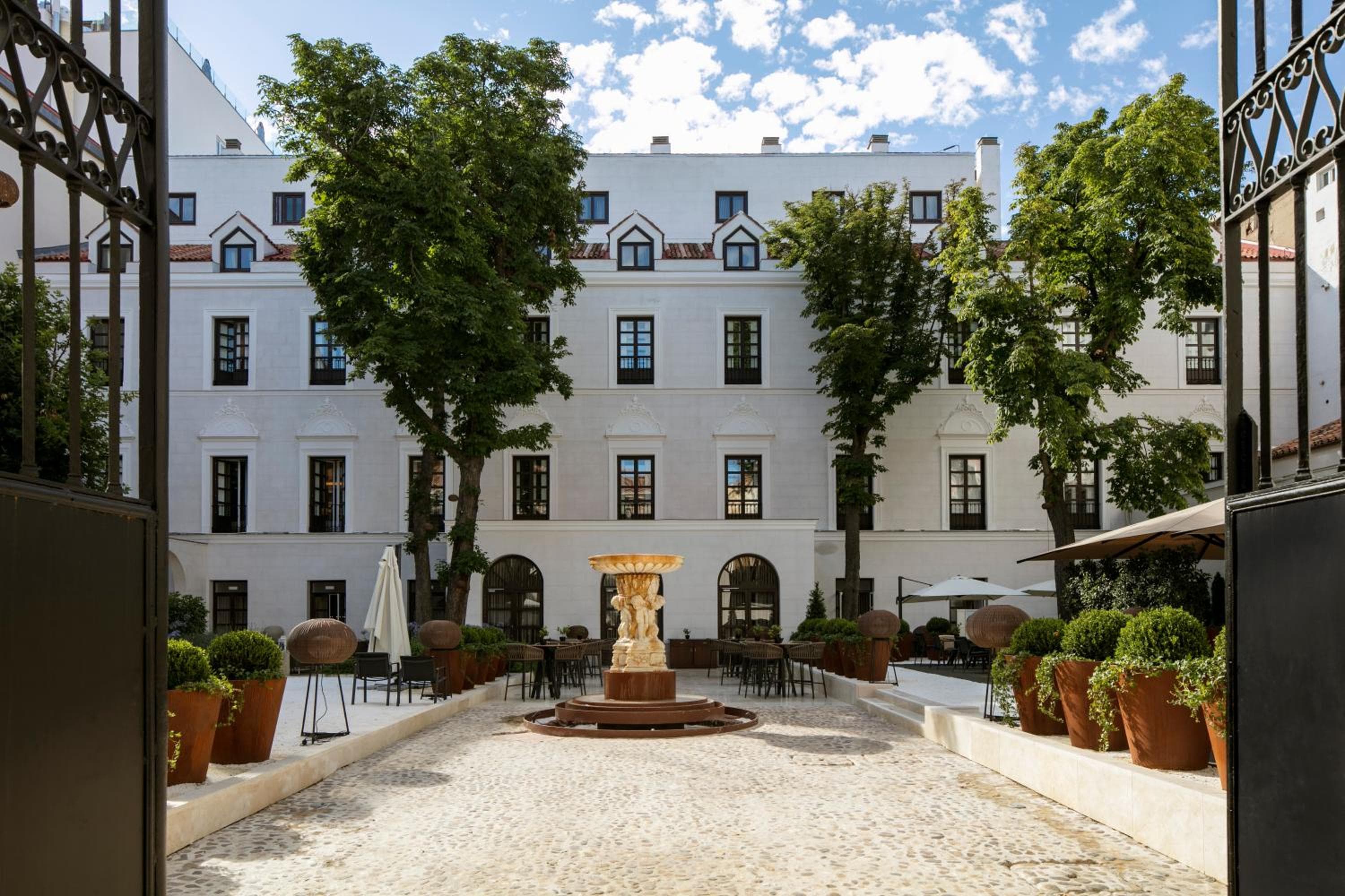 Palacio de los Duques Gran Meliá - The Leading Hotels of the World — 1