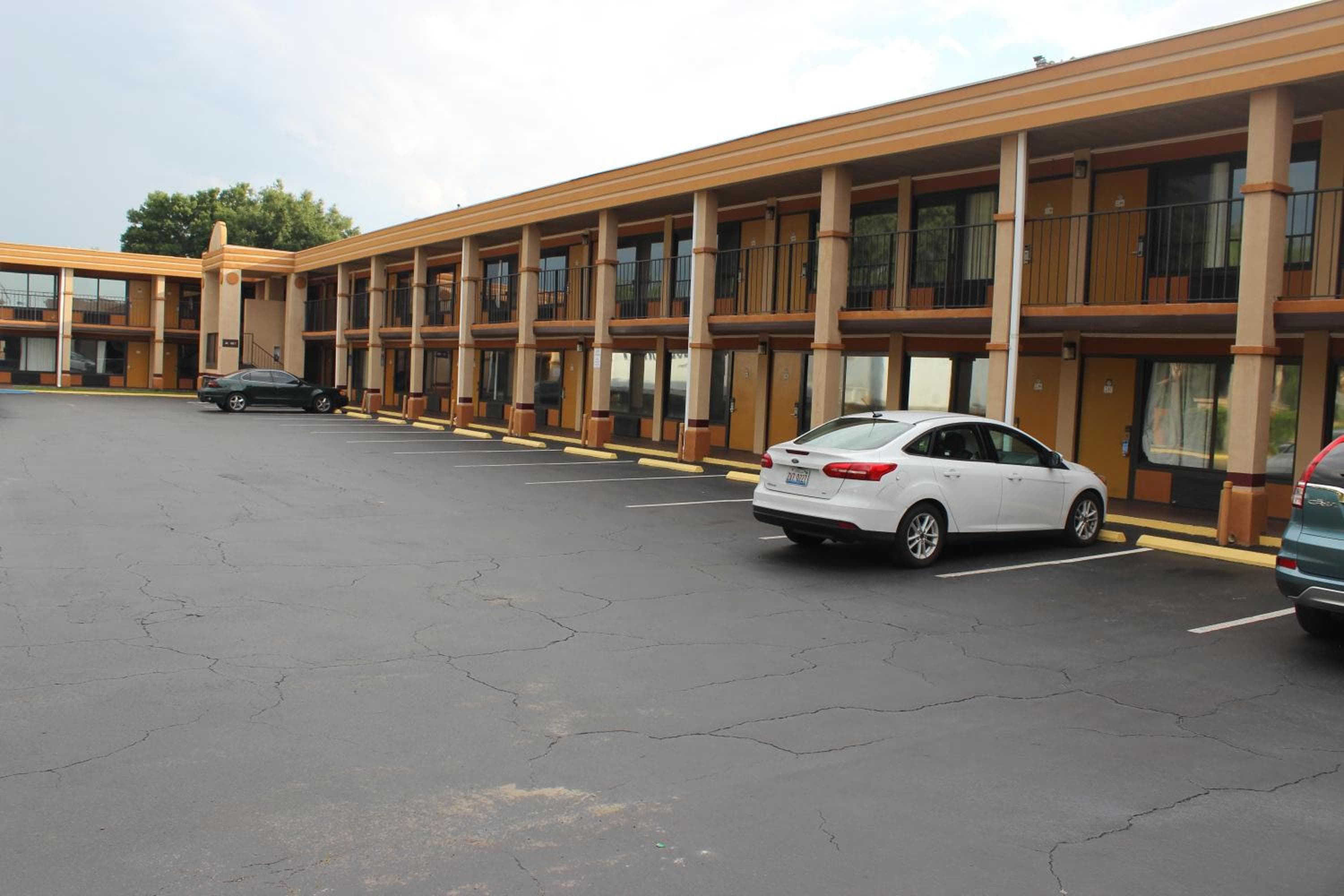 Tampa Inn Near Busch Gardens — 28