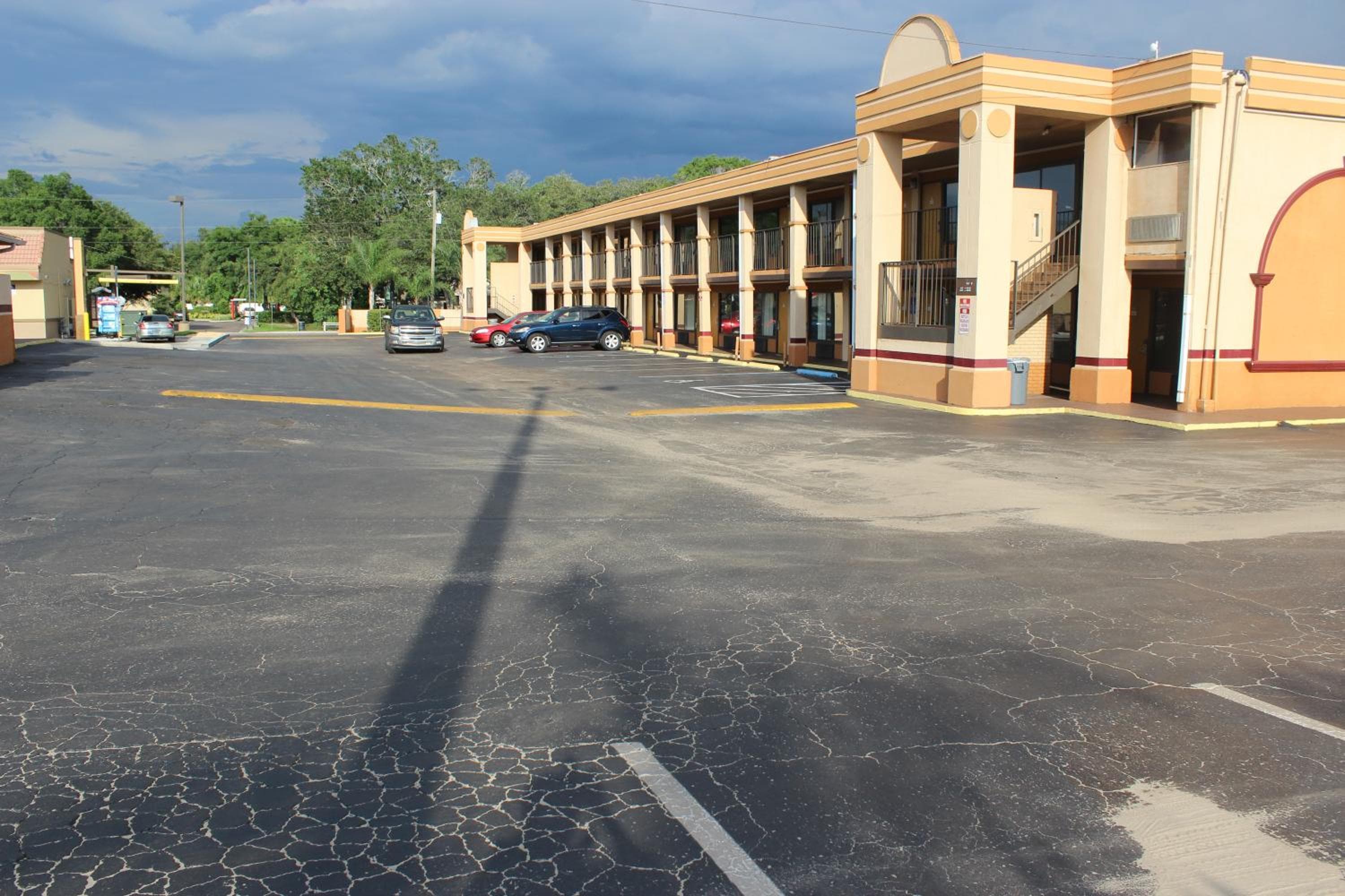 Tampa Inn Near Busch Gardens — 16
