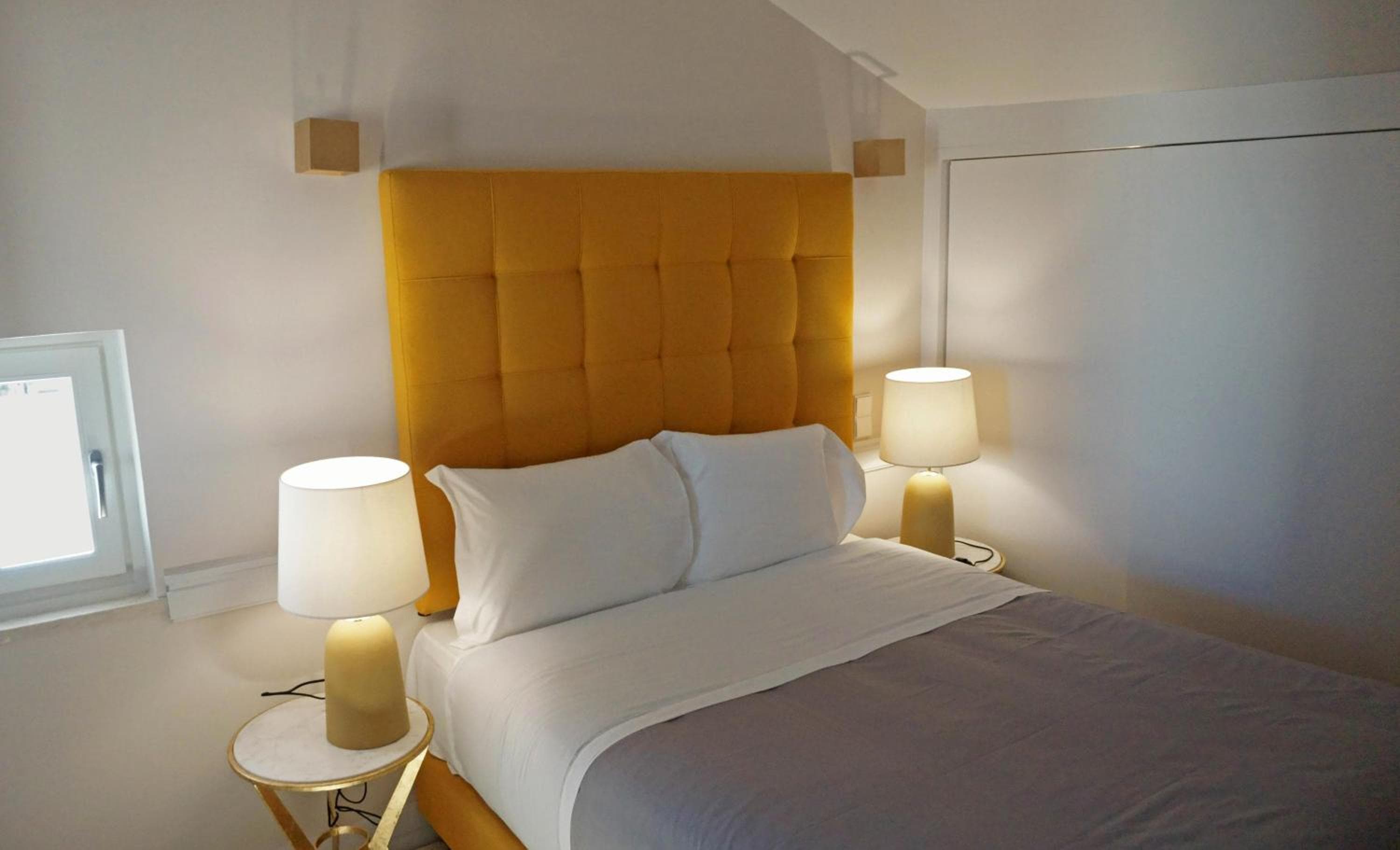 Lisbon Colours Bairro Alto Apartments — 24