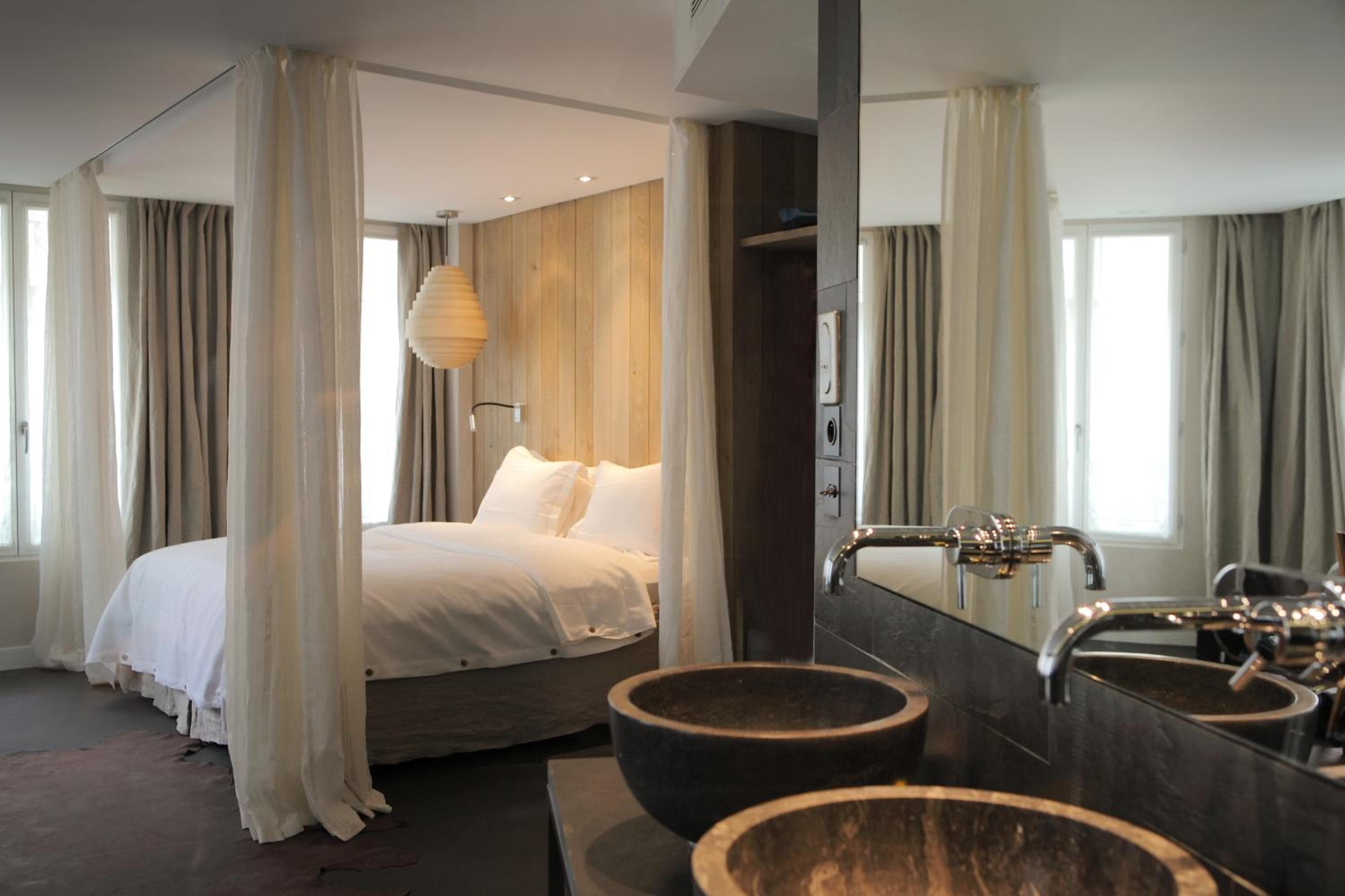 Hidden Hotel — 20