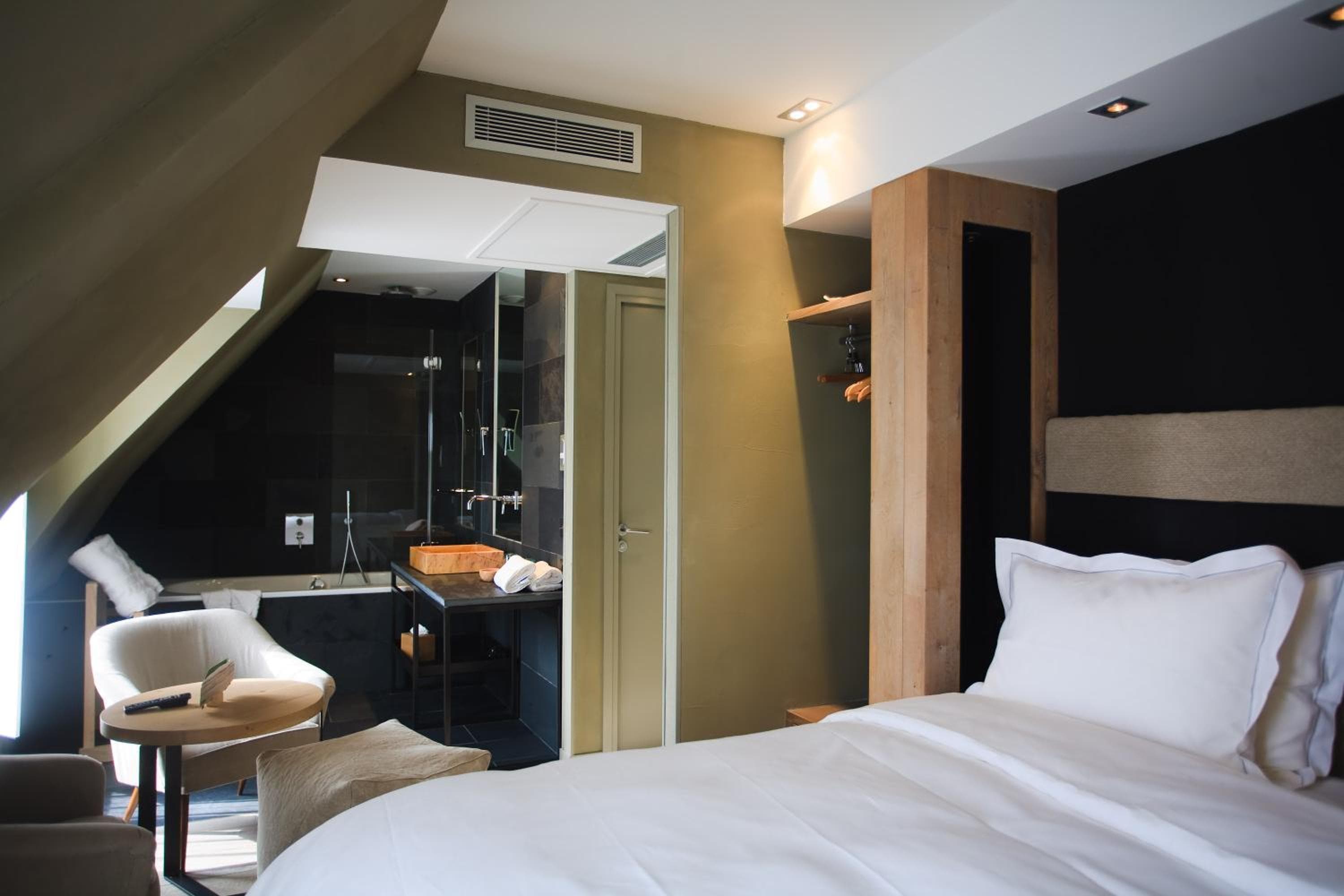 Hidden Hotel — 16