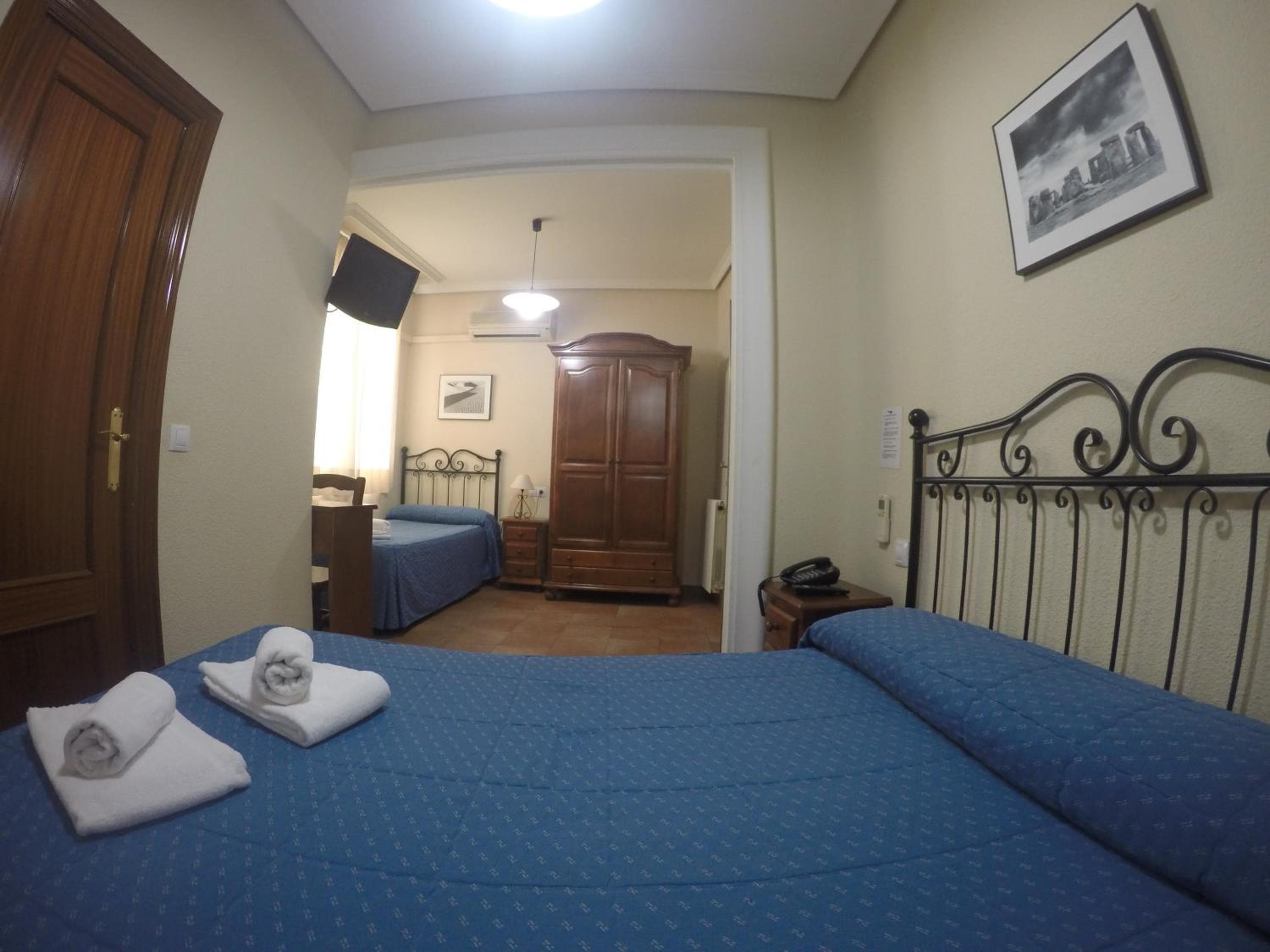Hostal El Pilar — 8